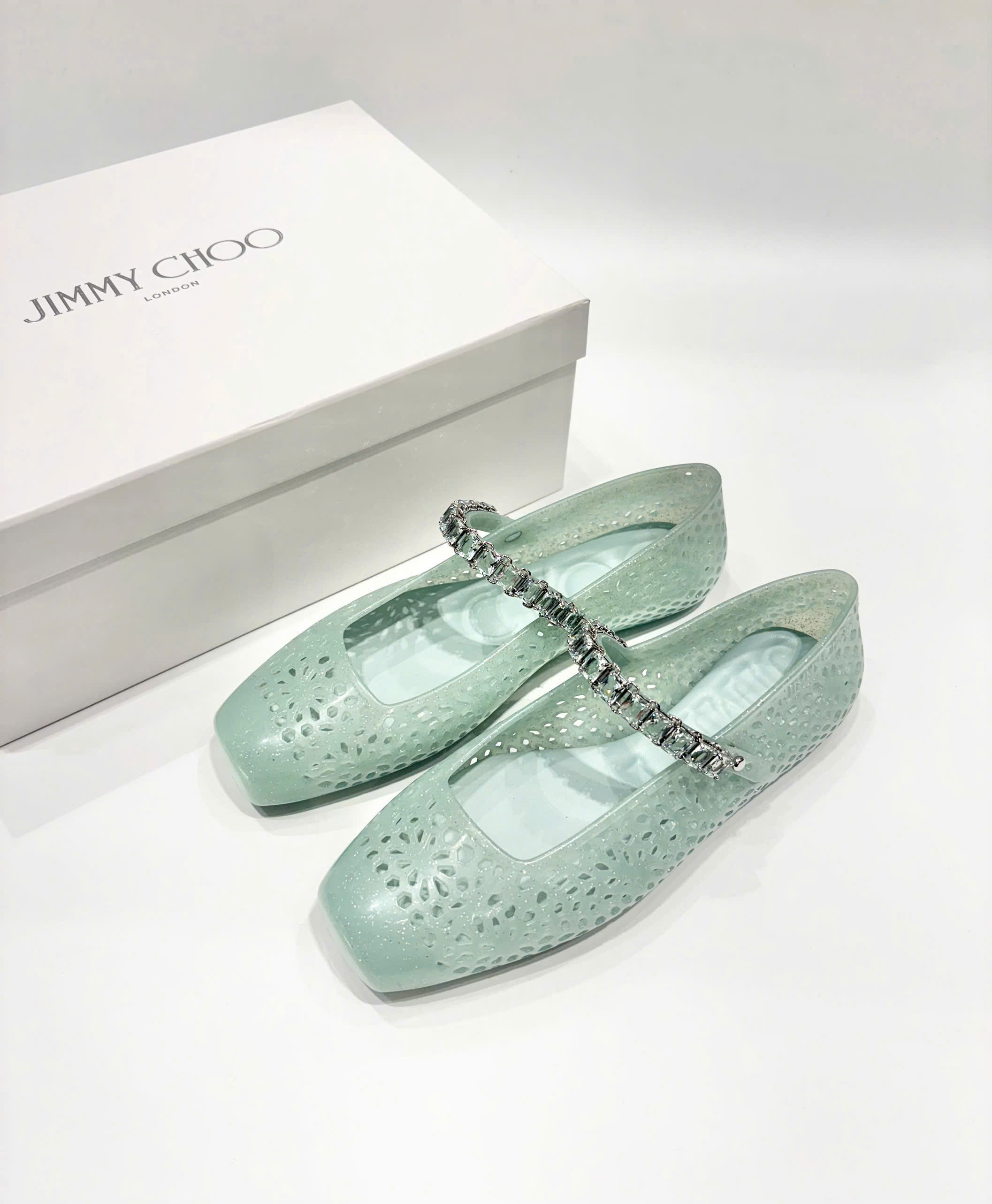 Giày Bệt Nhựa Jimmy Choo
