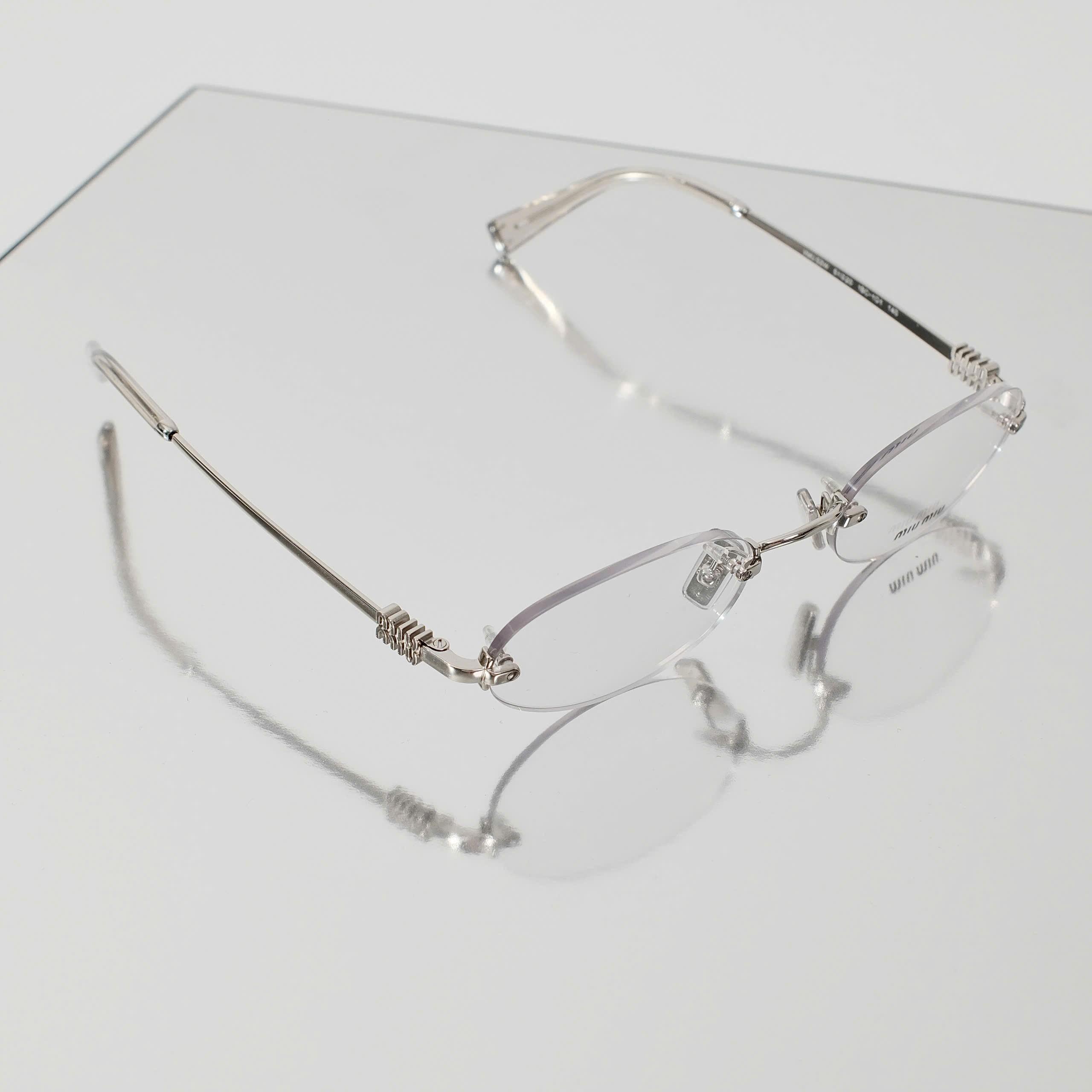 Kính Miu Miu