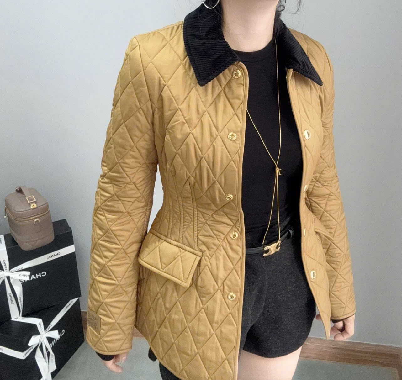 Áo Trám Burberry Cổ Nhung