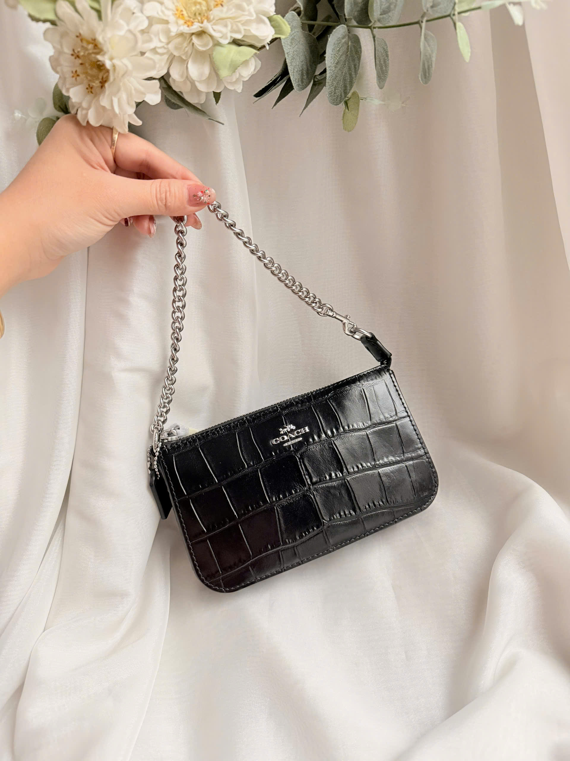 Túi đeo vai Coach Nolita