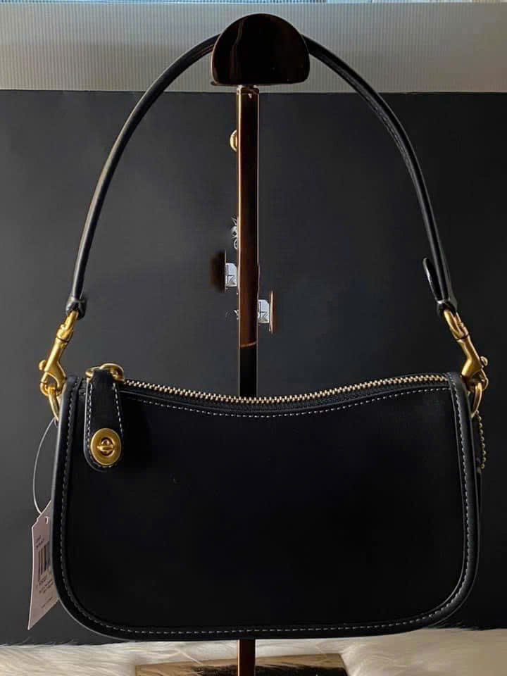 Túi Đeo Vai Coach Swing Đen Basic