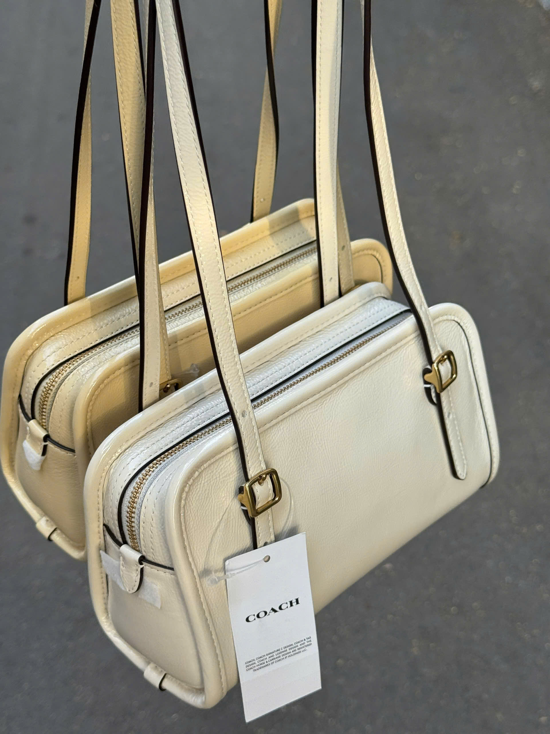Túi Coach Swing Zip 20 In Leather