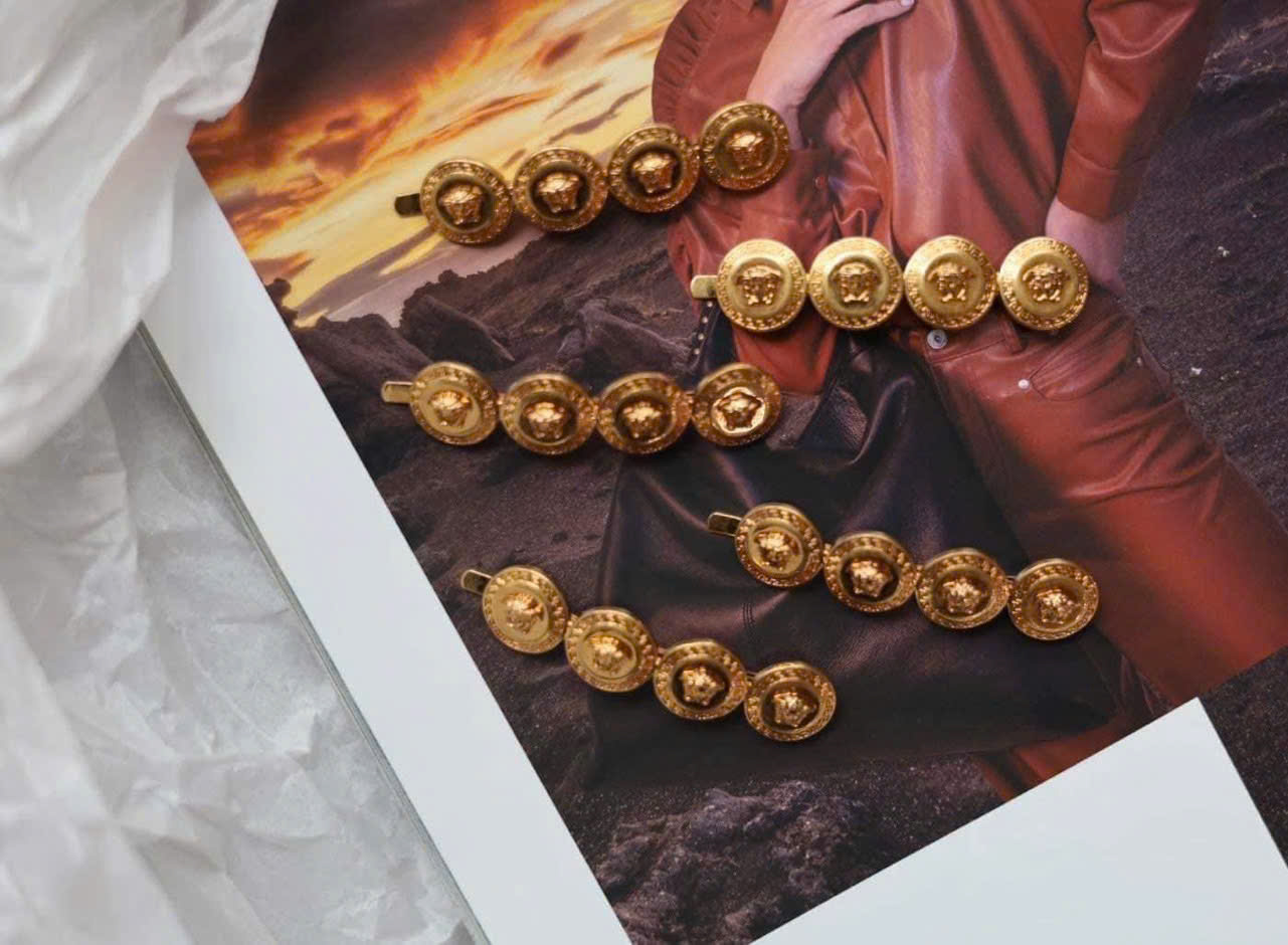 Kẹp Tóc Versace Đồng Xu