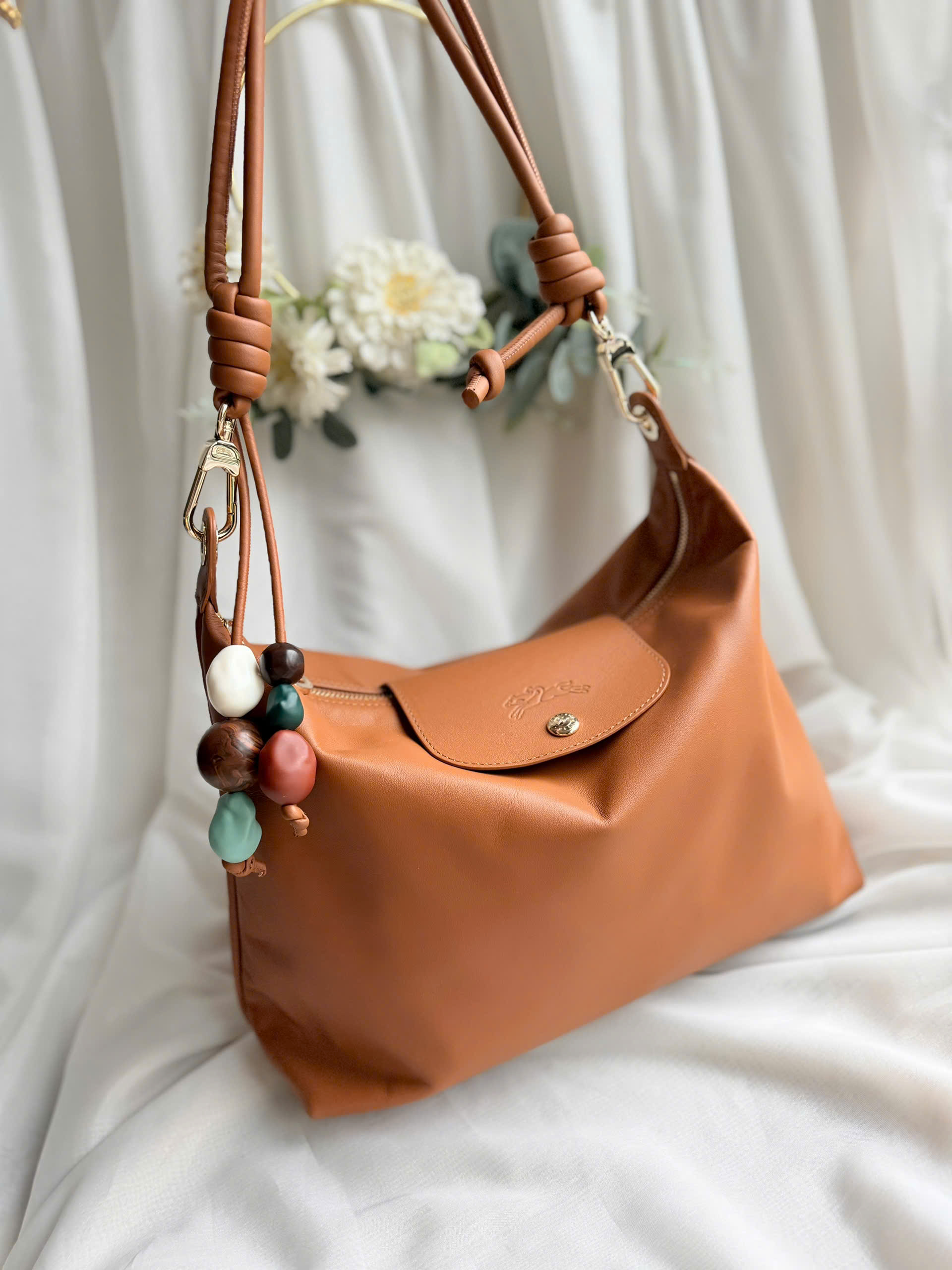 Túi Longchamp Hobo Da Bê Nâu Cognac