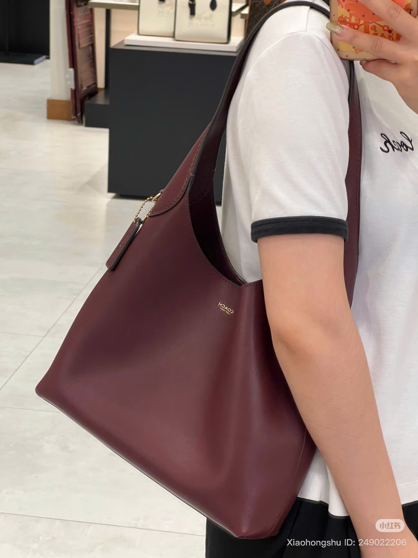 Túi Đeo Vai Hobo Coach Brooklyn