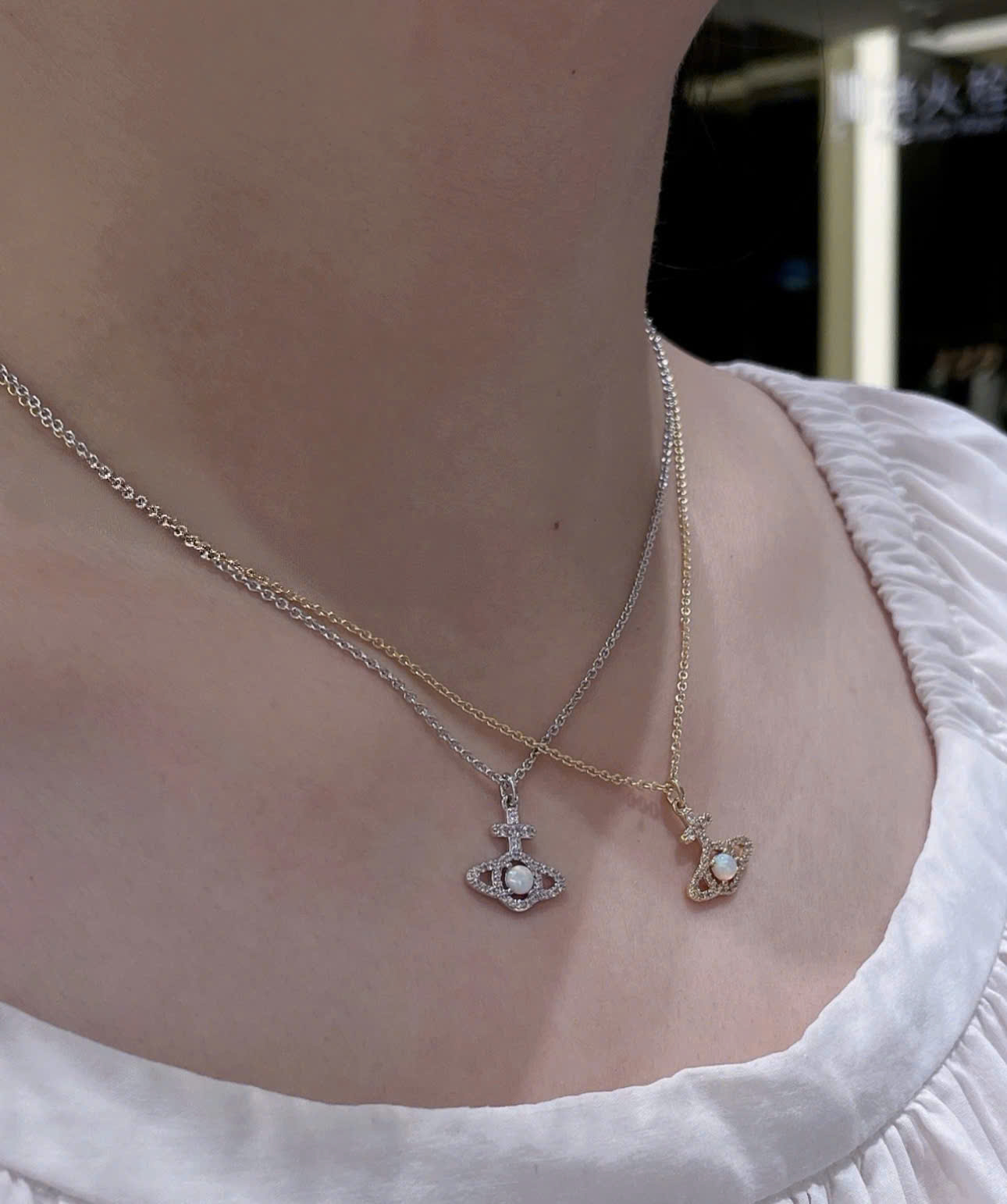 Vòng cổ Vivienne Olympia