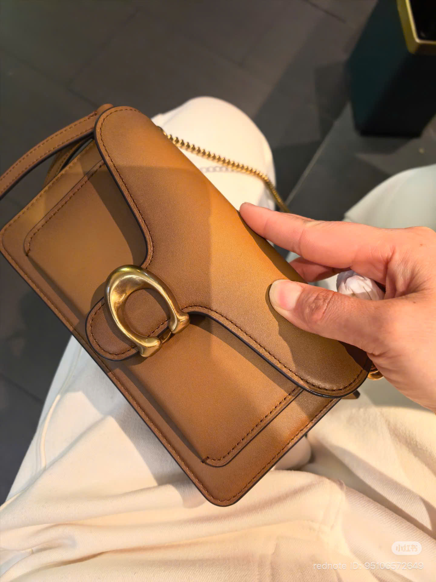 Túi Coach Tabby Mini Da Smooth