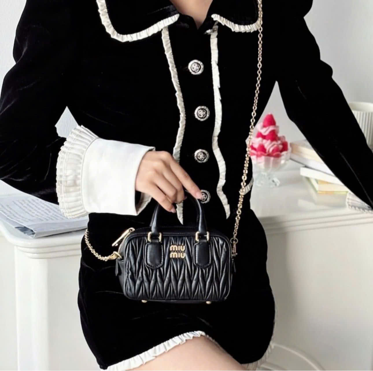 Túi Xách Miu Miu Acardie Matelasse Đen