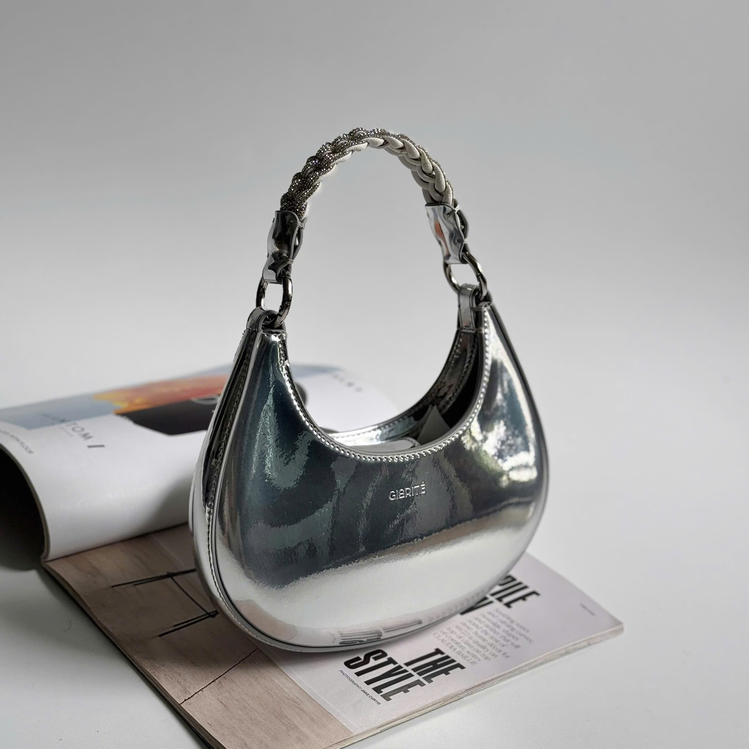 Túi Xách 𝗚𝗶𝗮𝗿𝗶𝘁𝗲 𝗟𝘂𝗻𝗮 𝗦𝗶𝗹𝘃𝗲𝗿 𝟮.𝟬