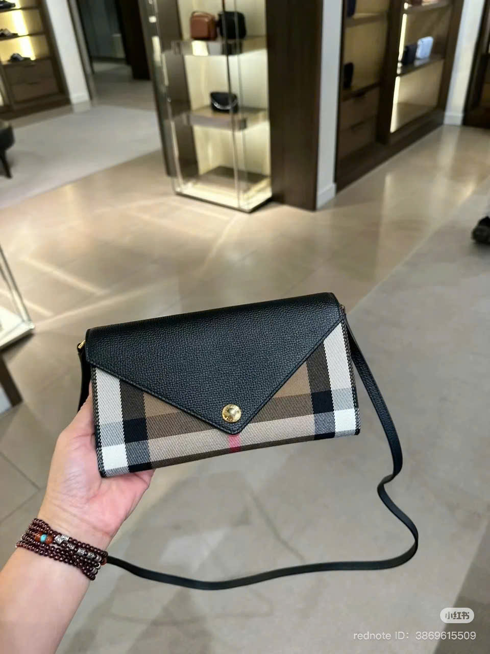 Túi Burberry Woc Hannah