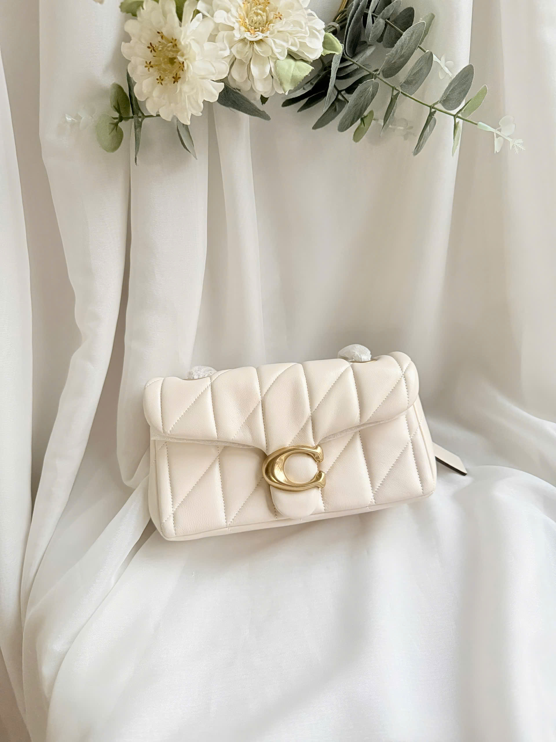 Túi Coach Tabby Mini Trắng