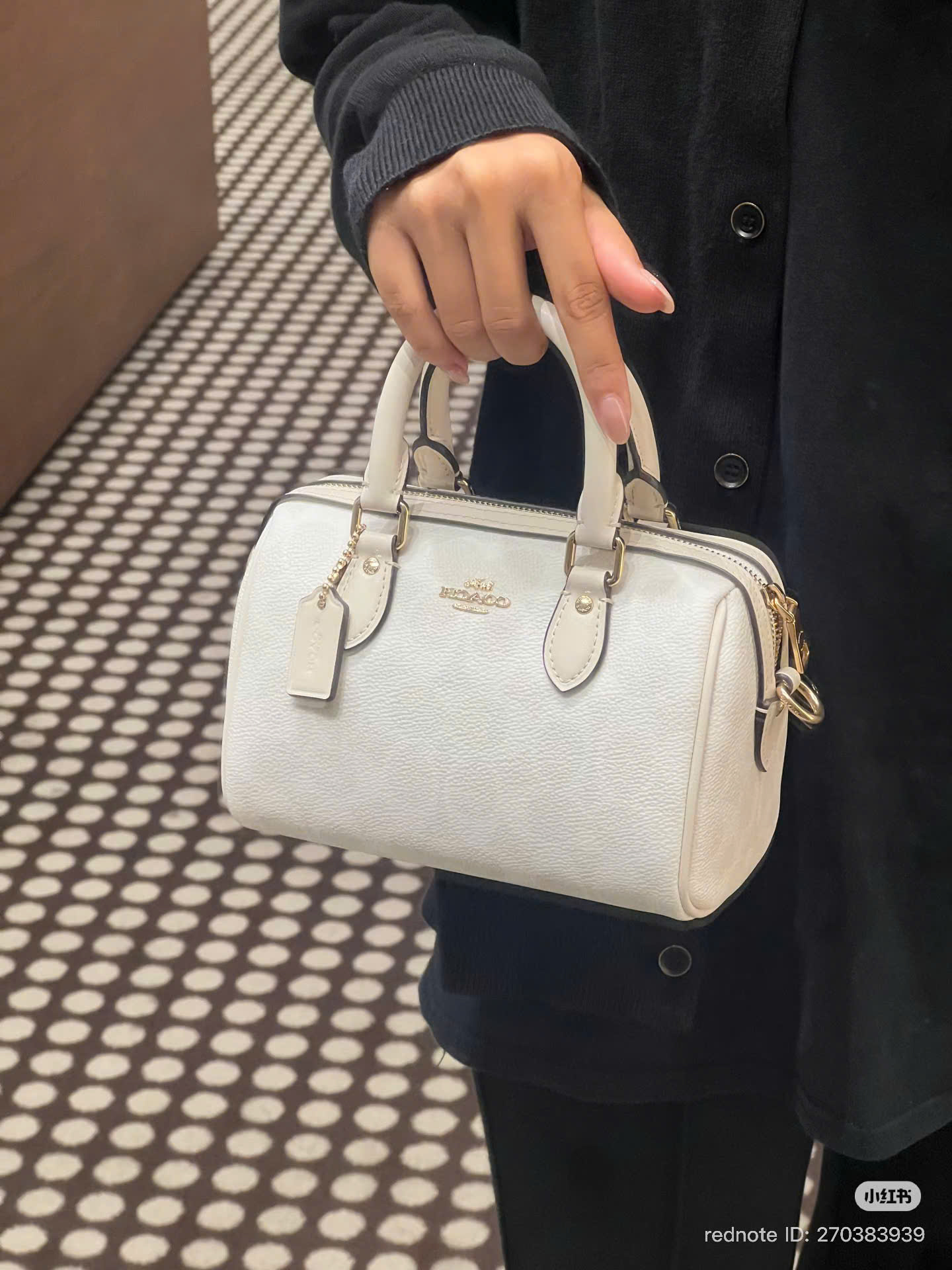 Trống Coach Mini Rowan