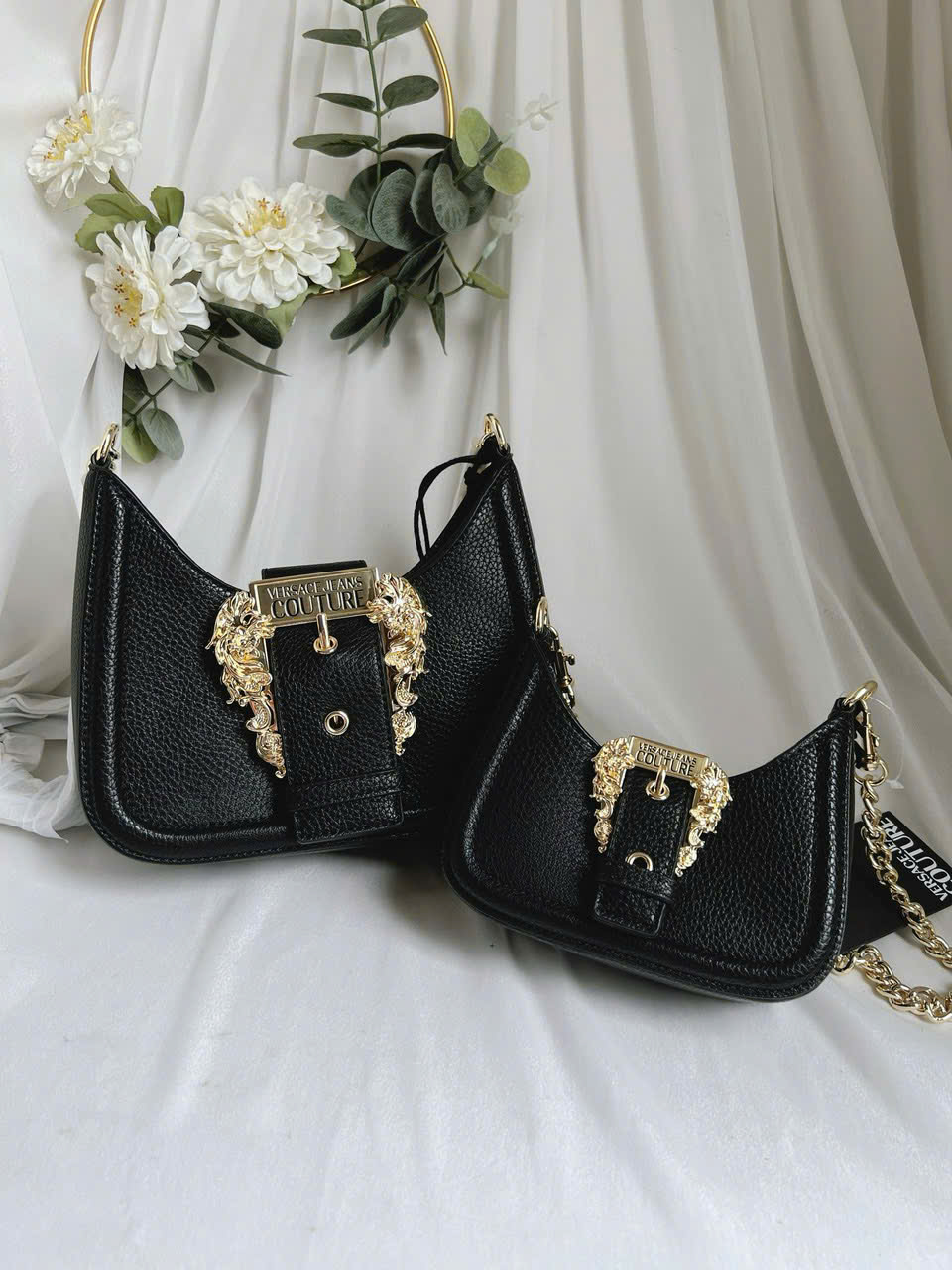 Túi Đeo Vai Versace Jeans Halfmoon