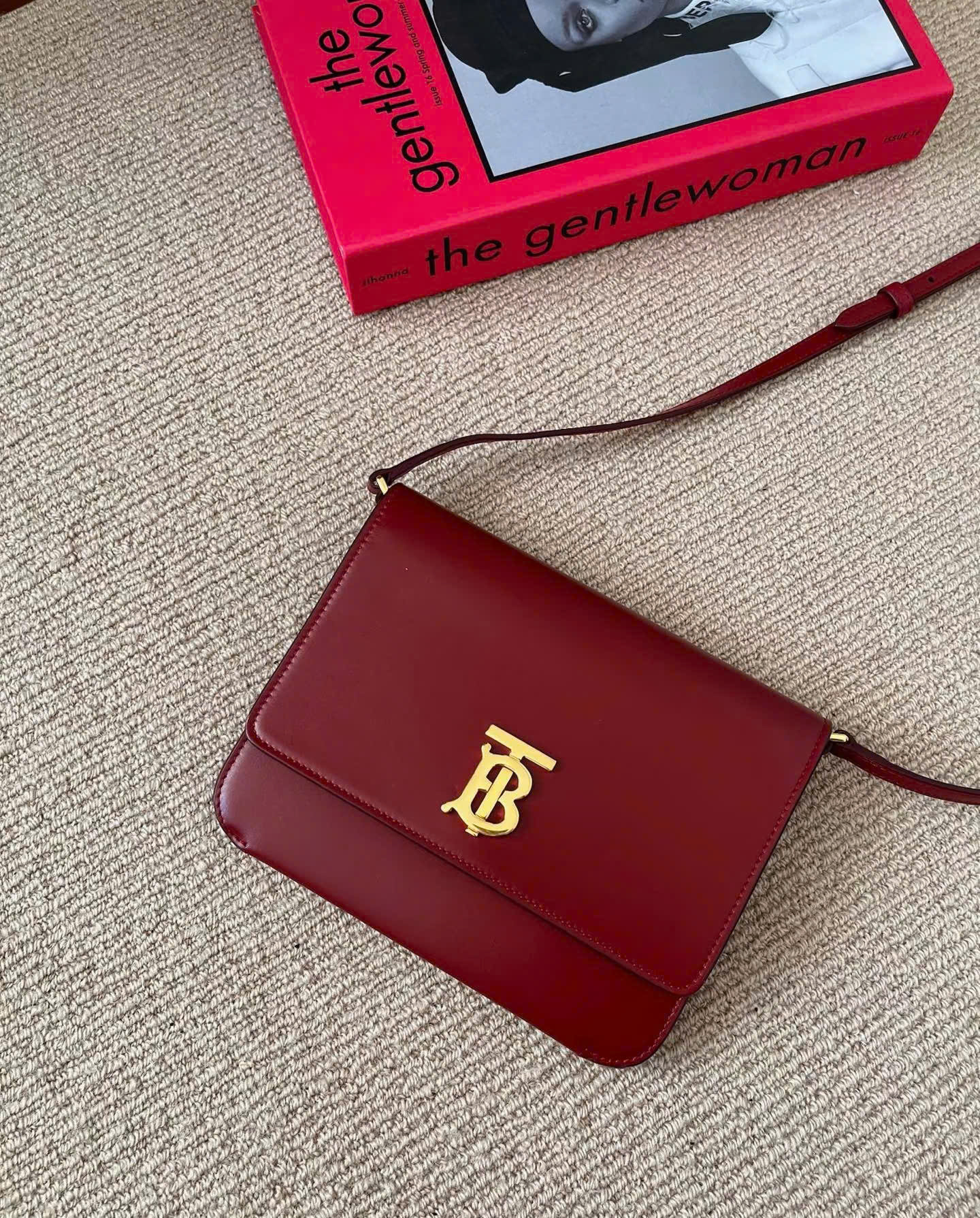 Túi Xách Woc Burberry Đỏ