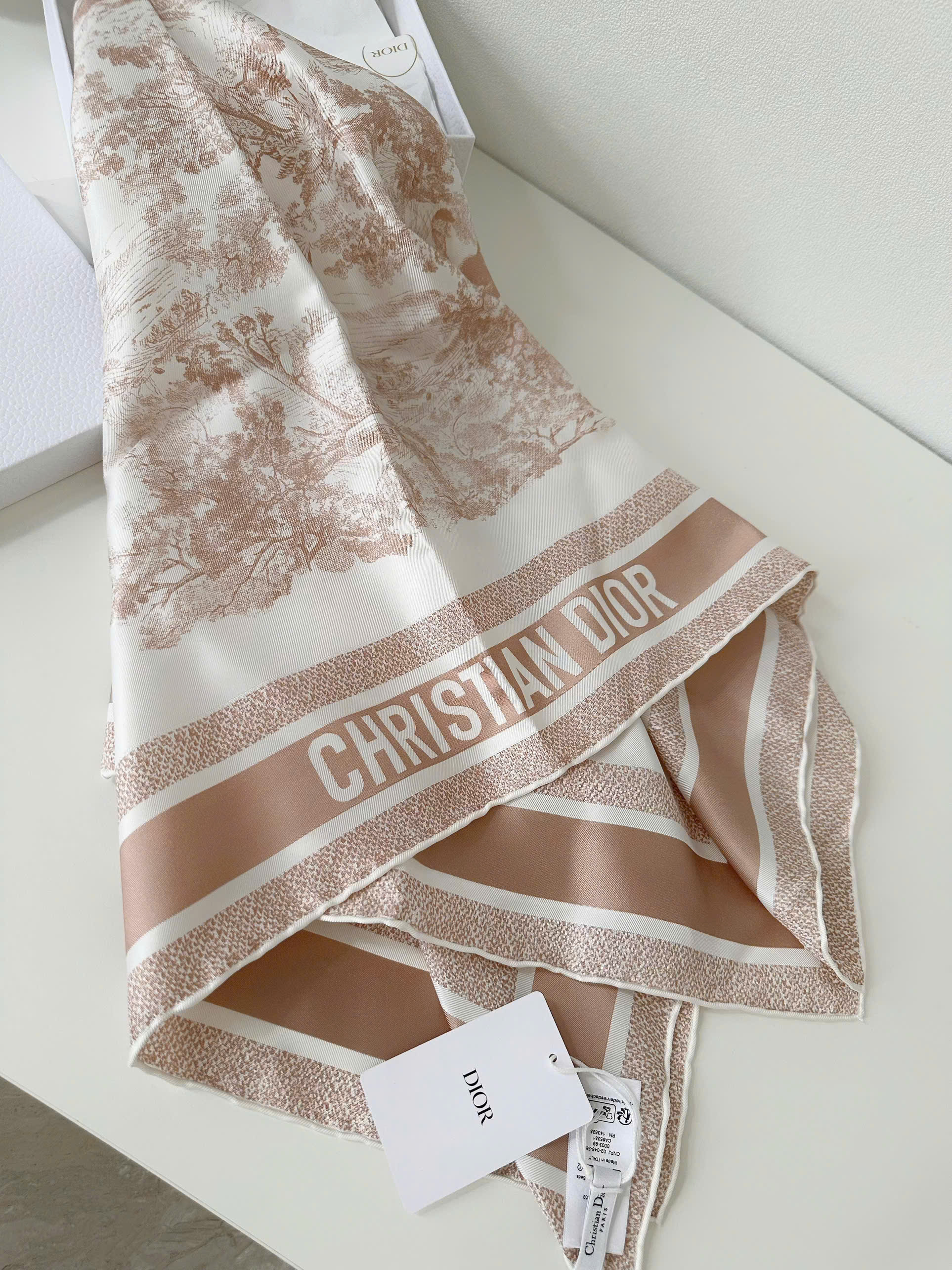 Khăn Lụa Dior