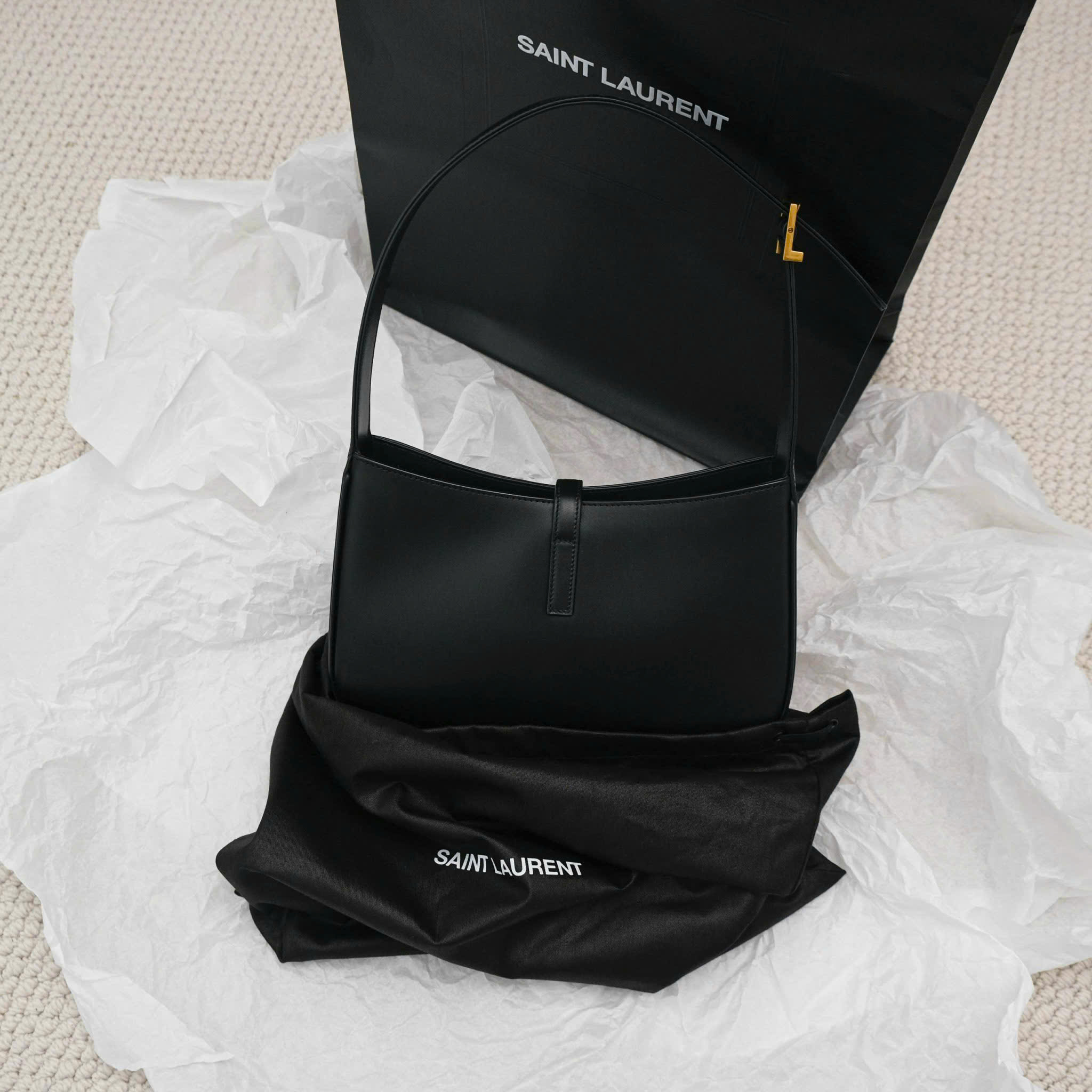 Túi Xách Hobo Yves Saint Laurent Small