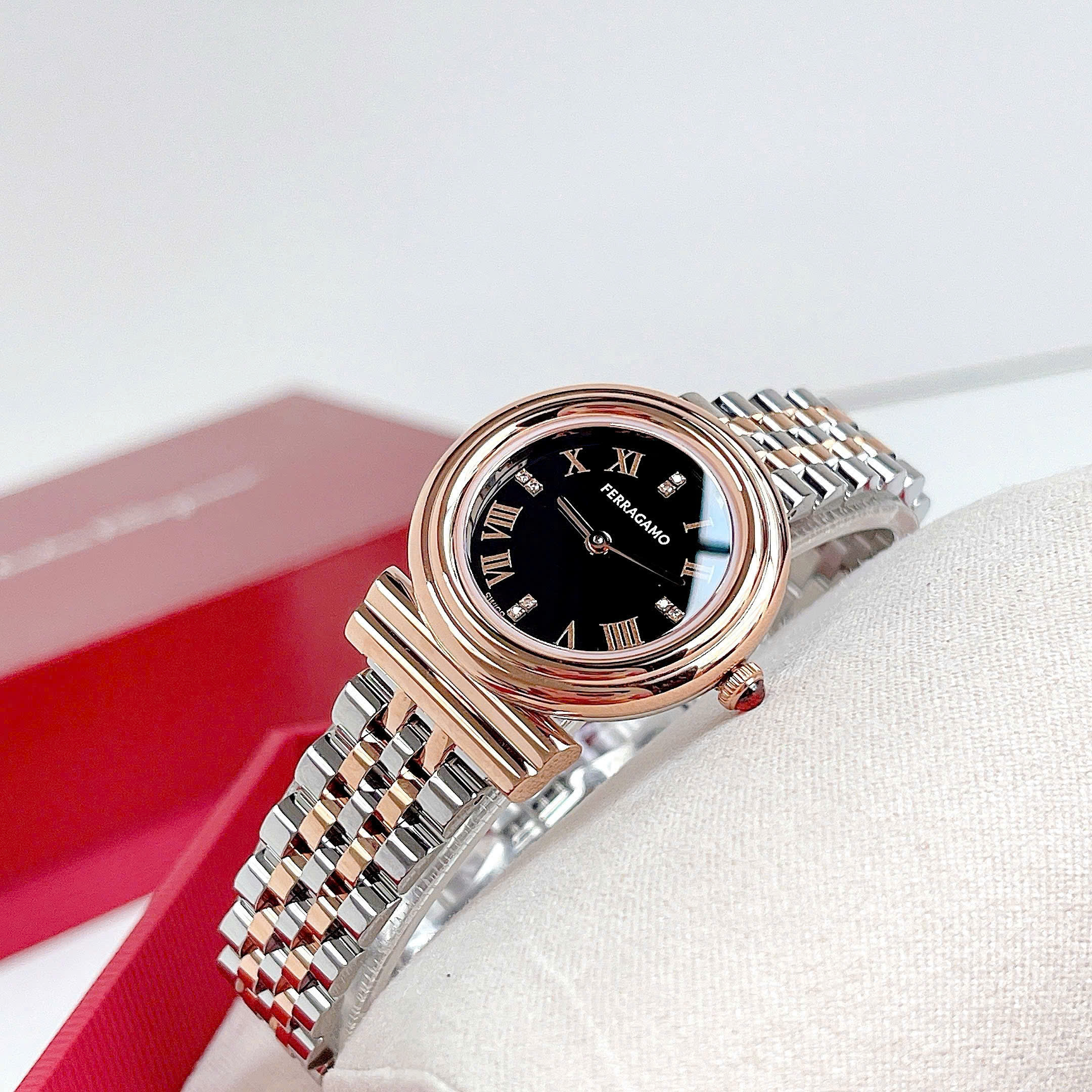 Đồng Hồ Salvatore Ferragamo Gancini