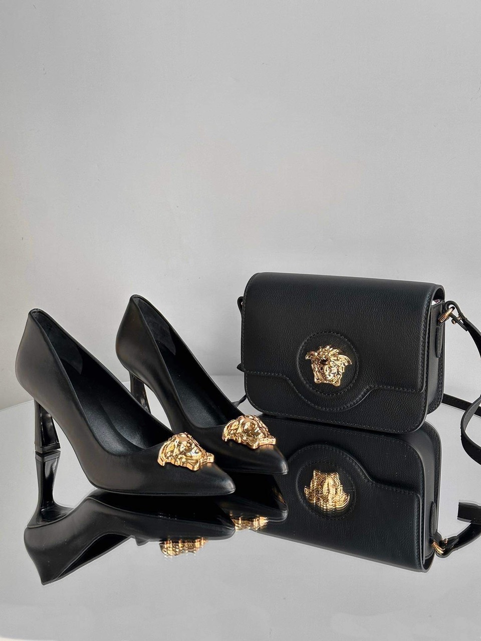 Giày Cao Gót Nữ Versace La Medusa Slingback Pumps In Leather Màu Đen