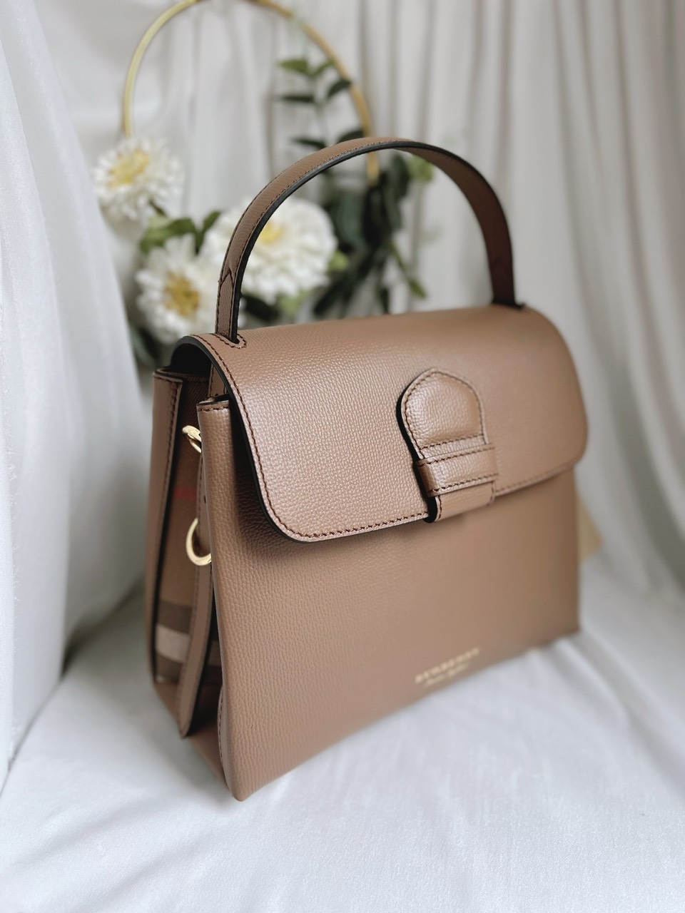 Túi Xách Tay Burberry Leather And House Check Fabric Small Camberley Bag Màu Nâu