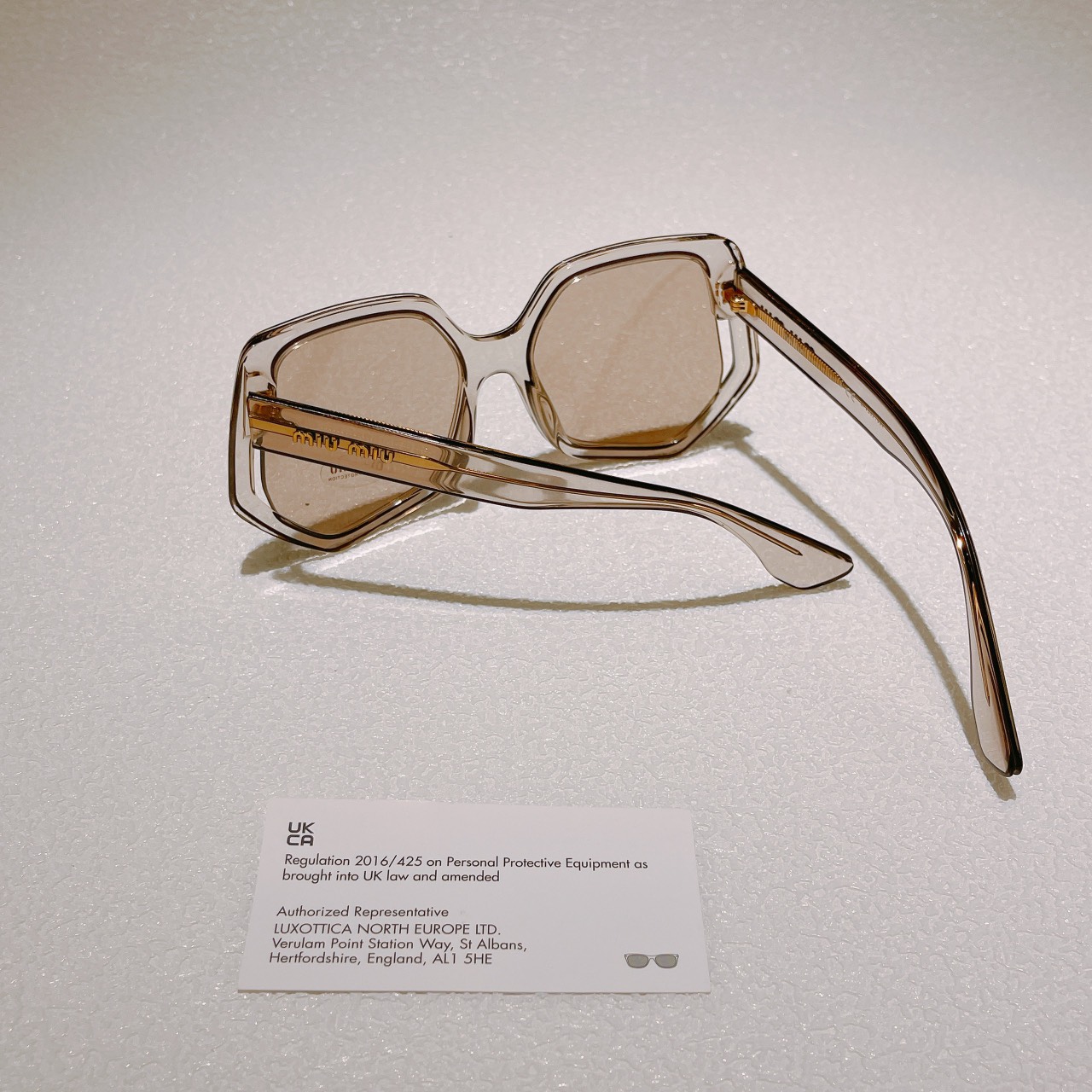 Kính Miu Miu