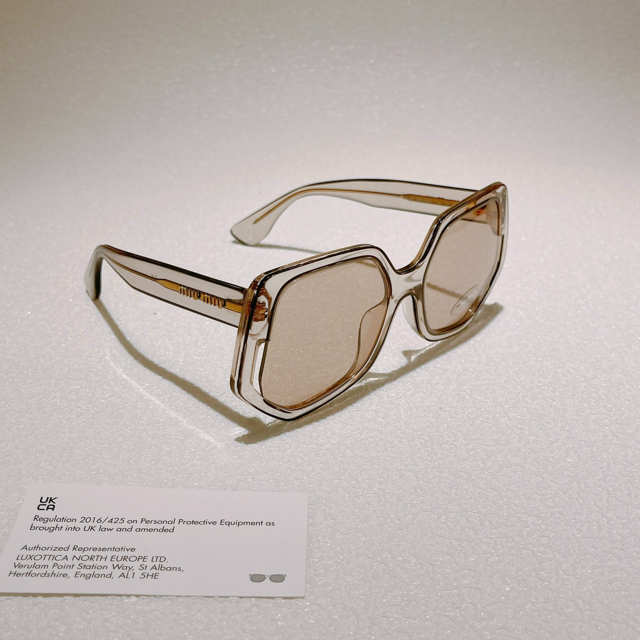 Kính Miu Miu