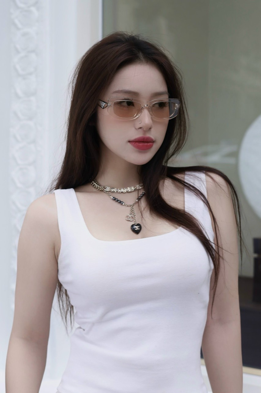 Kính Prada