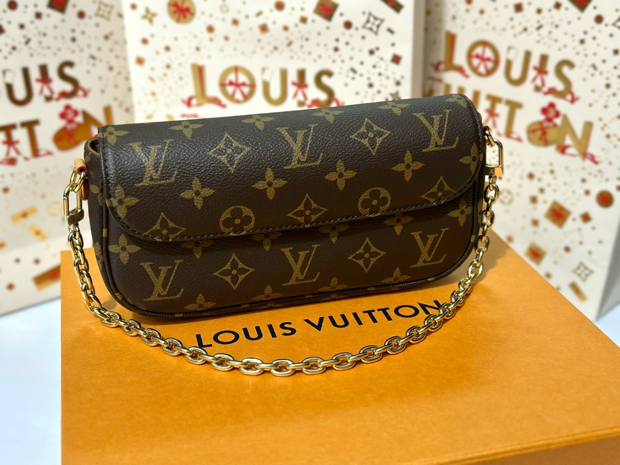 Túi Louis Vuitton Ivy Mono