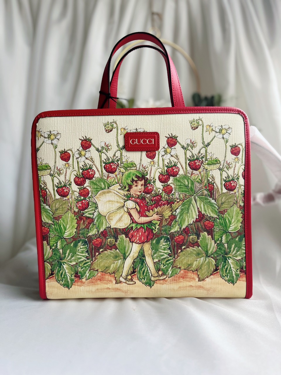 Túi Gucci tote kid