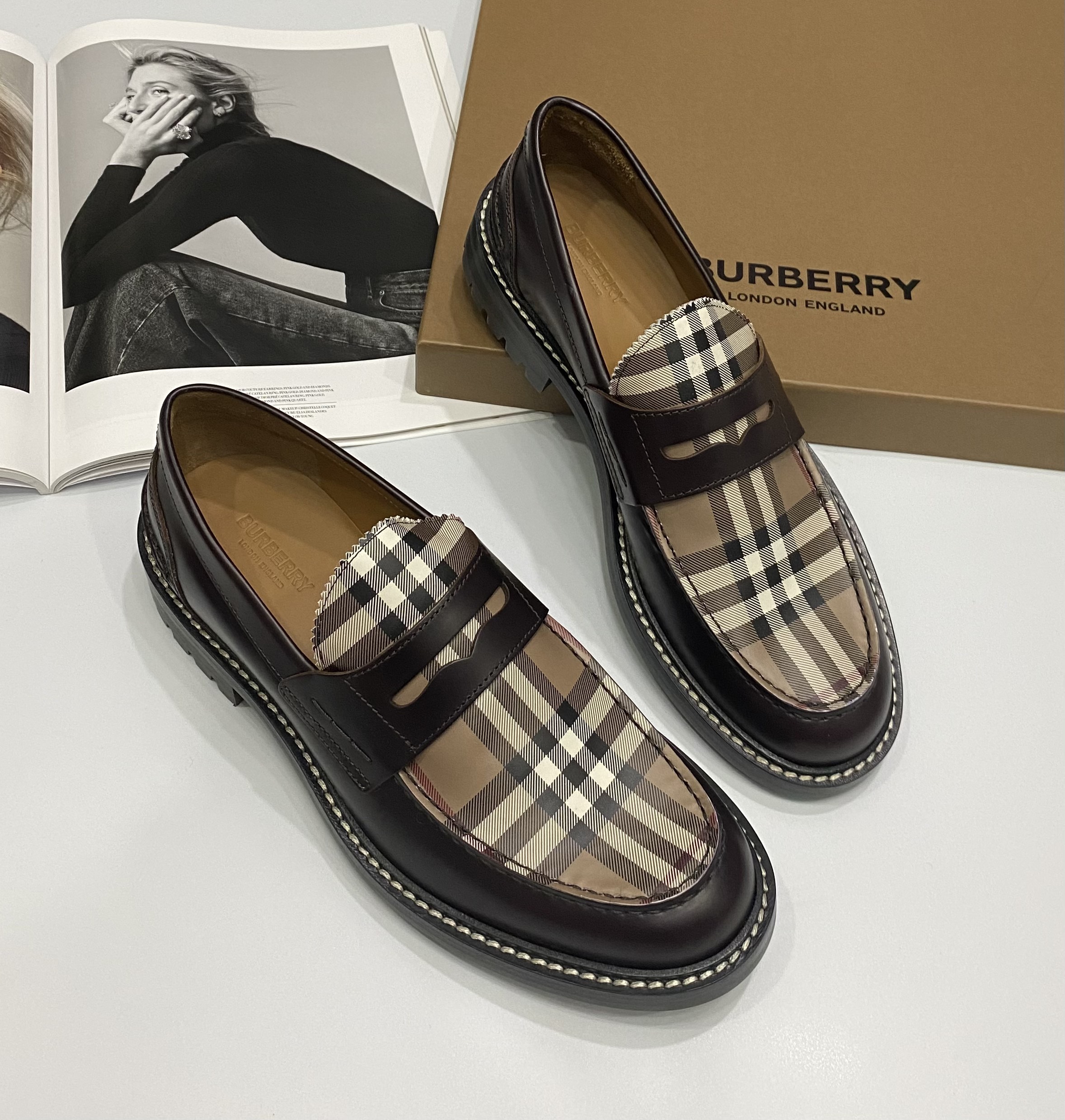 Giày nam Loafer BURBERRY