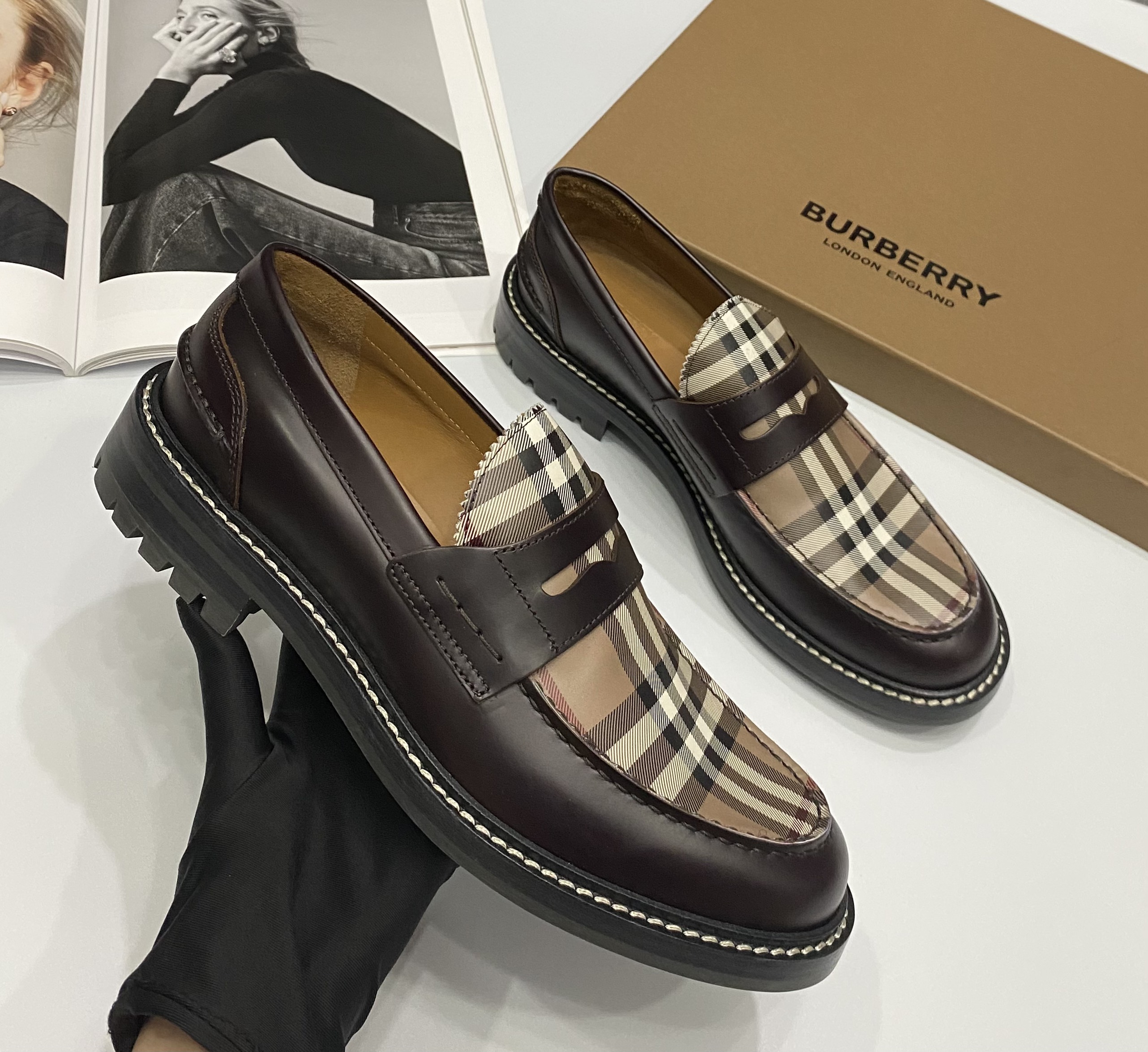 Giày nam Loafer BURBERRY