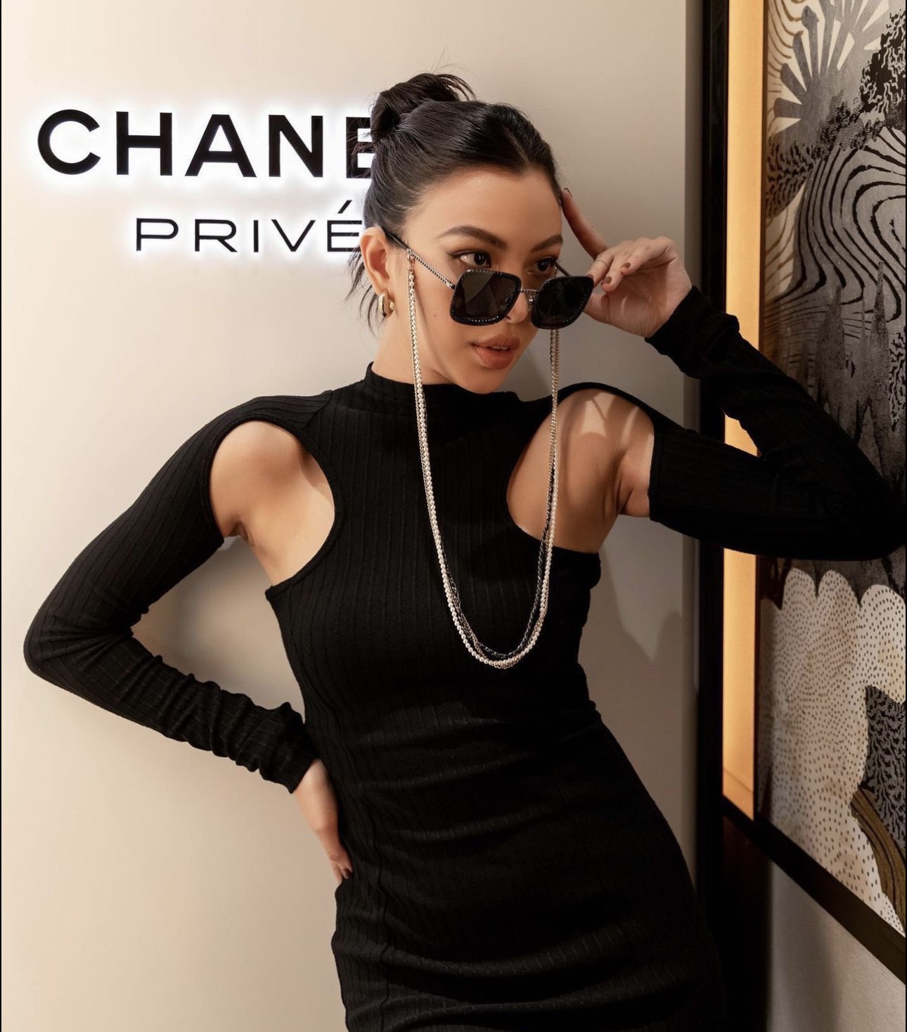 Kính CHANEL ngọc trai limited