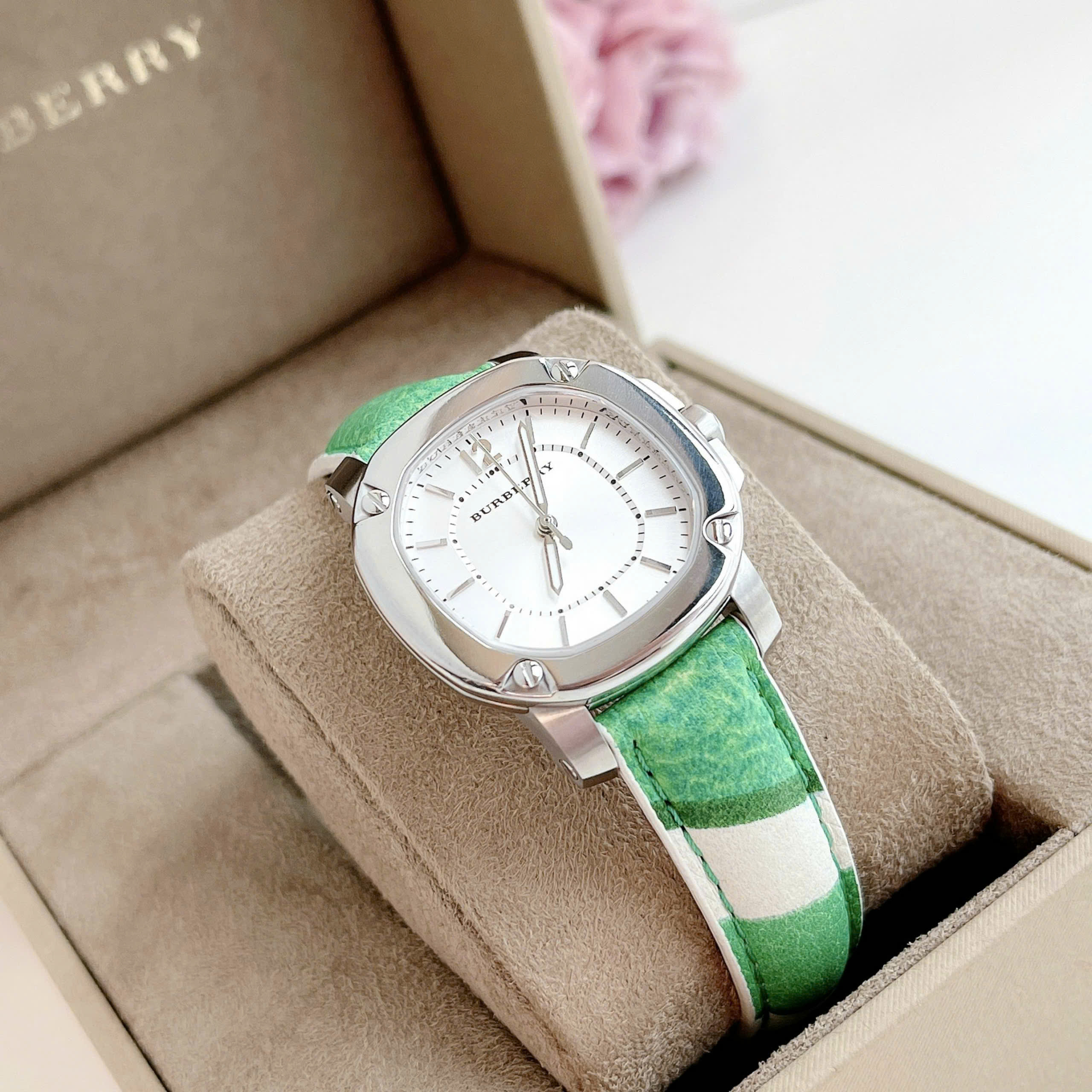 Đồng hồ Burberry Britain Watch