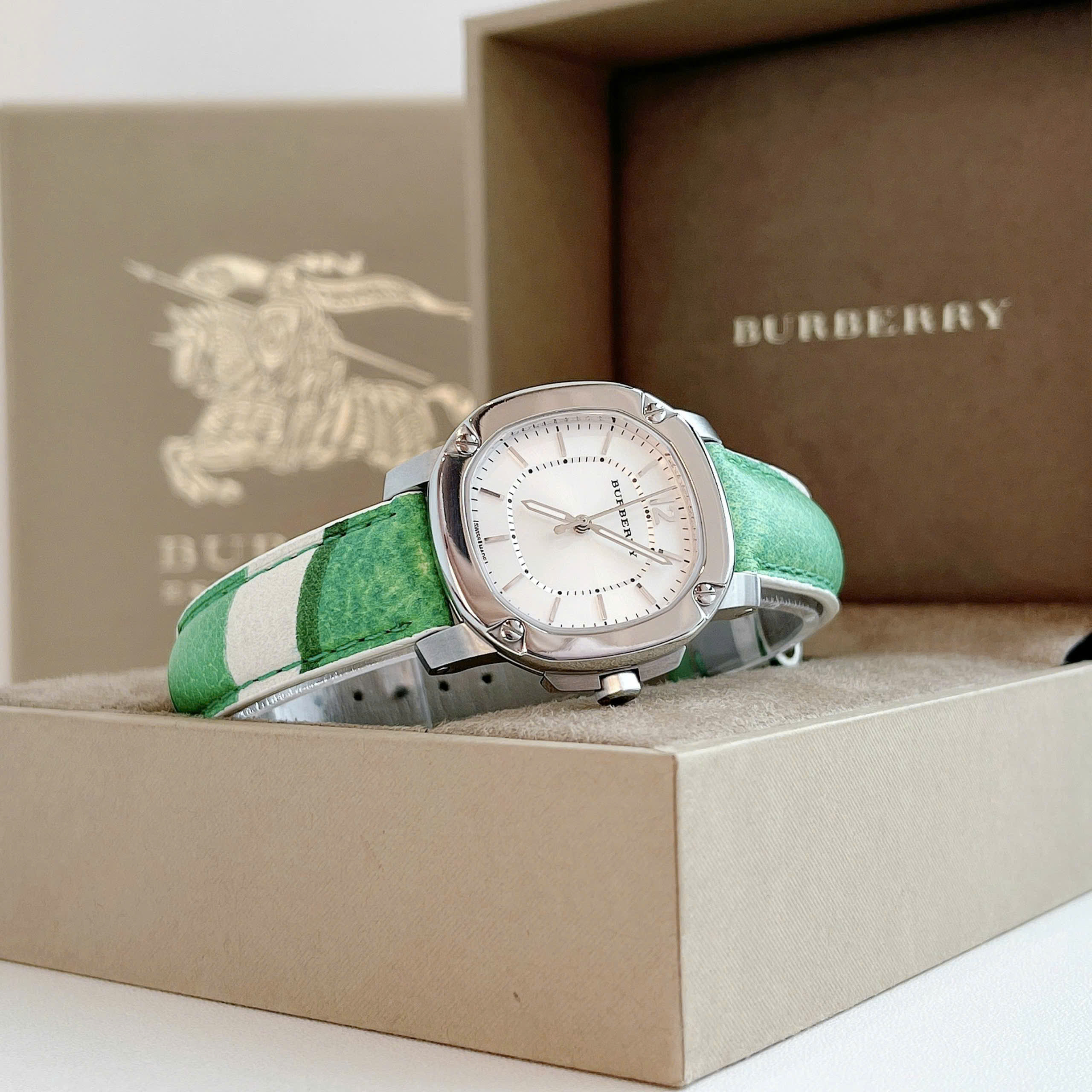 Đồng hồ Burberry Britain Watch