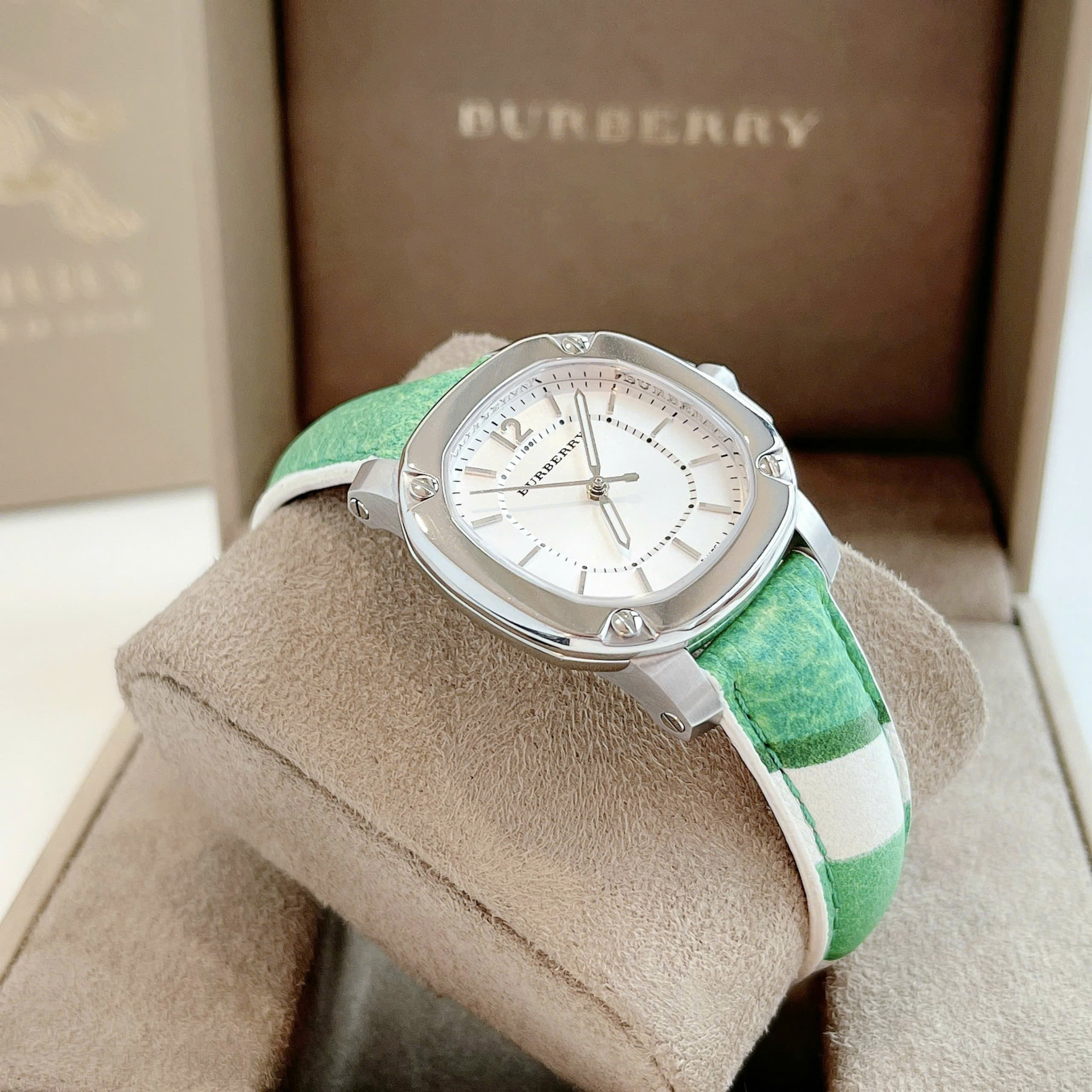 Đồng hồ Burberry Britain Watch