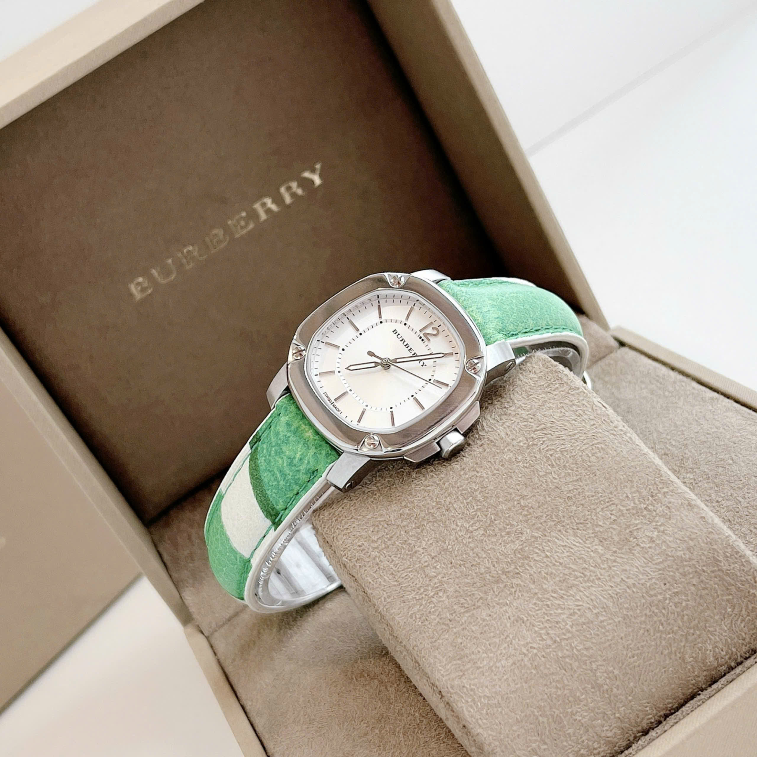 Đồng hồ Burberry Britain Watch