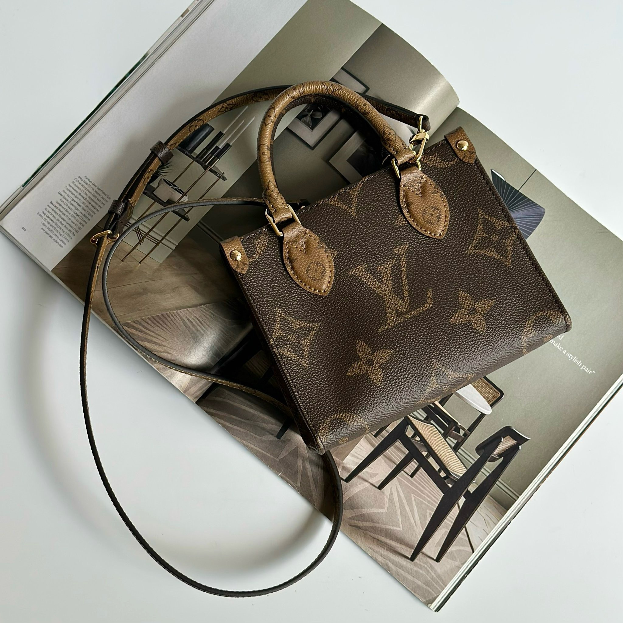 Túi  Louis Vuitton LV OnTheGo