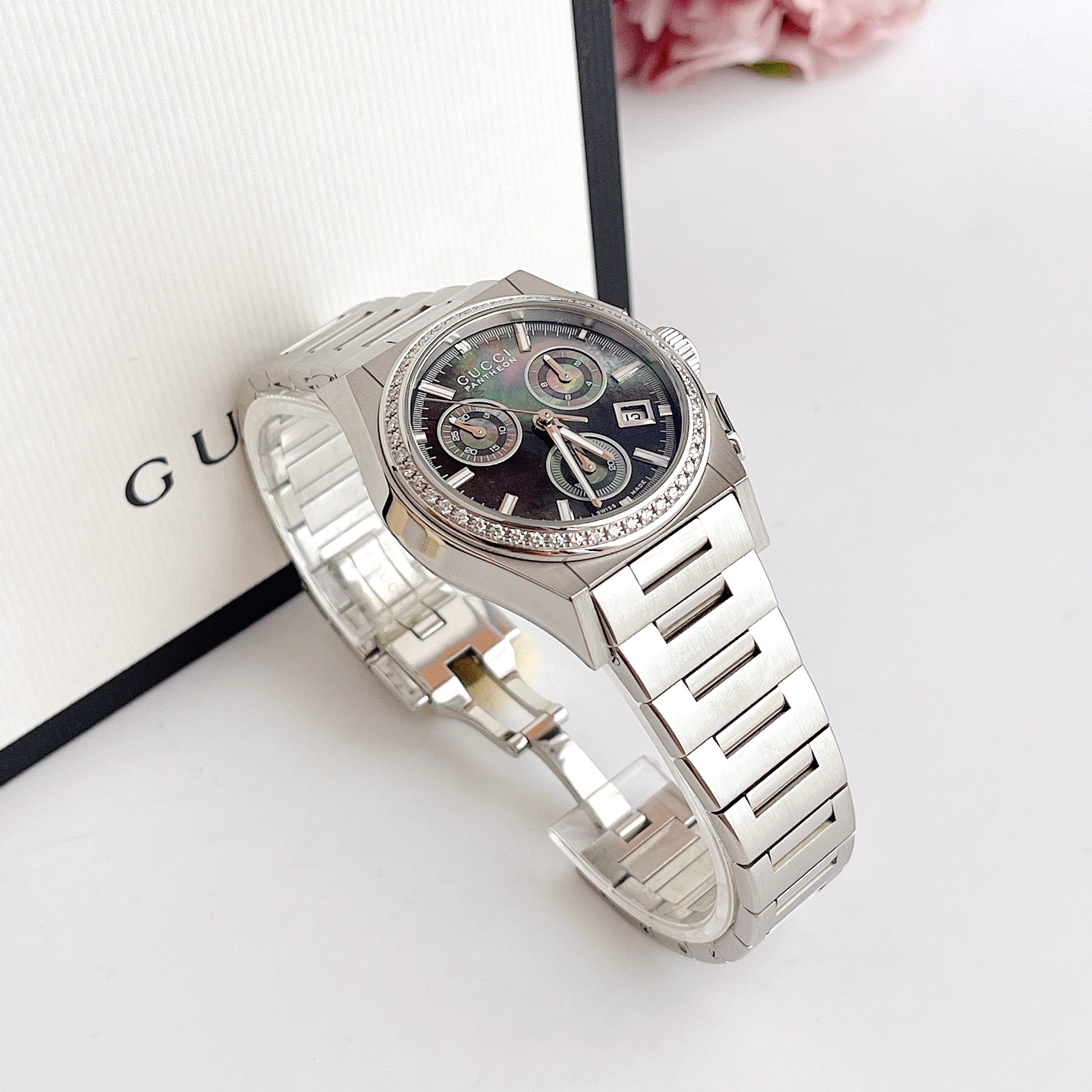 Đồng hồ Gucci Pantheon Mother of Pearl Dial diamond watch