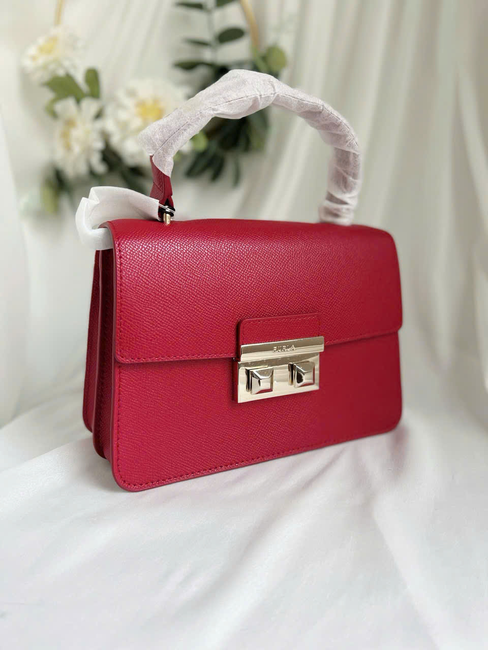 Furla bella top handle cabernet màu đỏ
