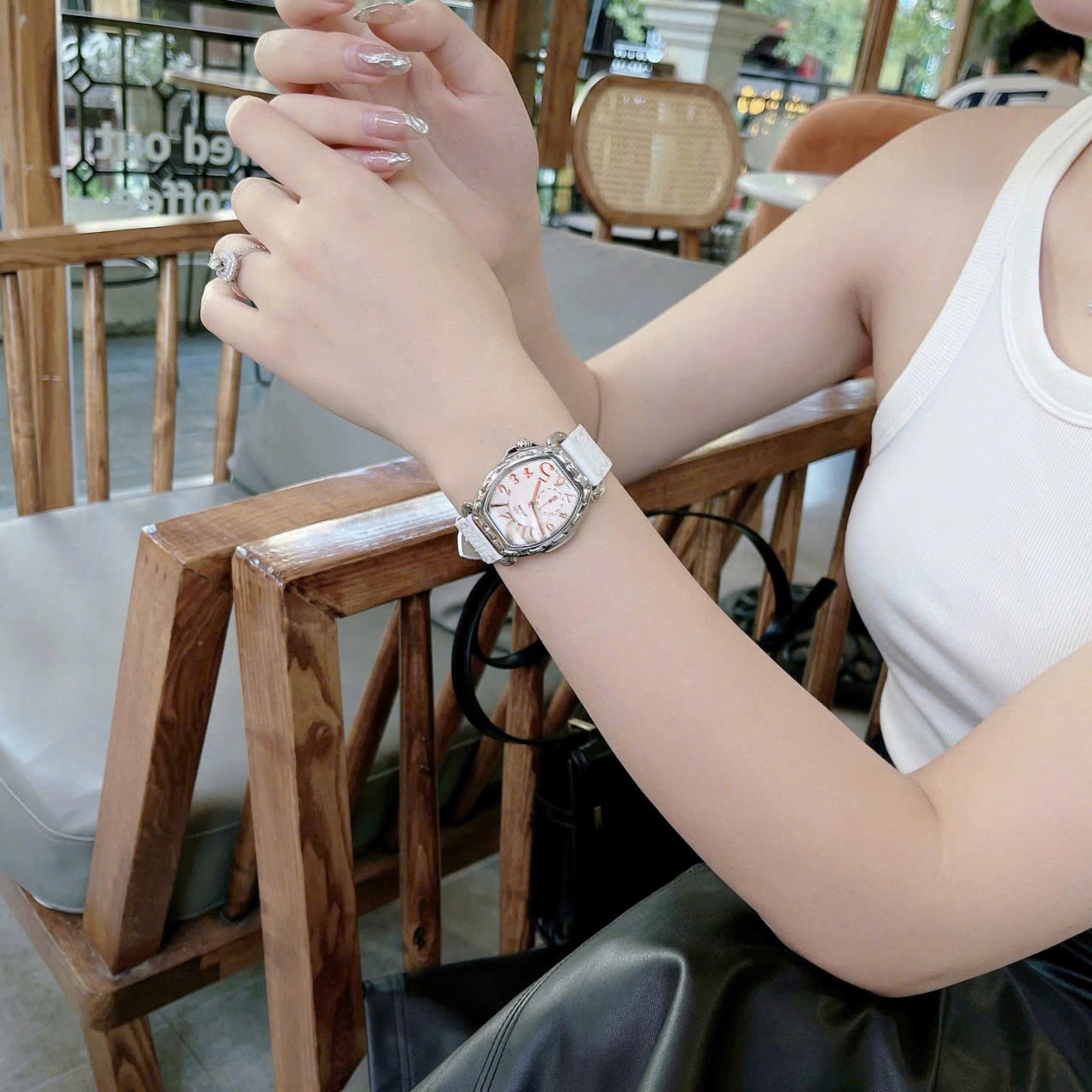 Đồng hồ Fendi Selleria Ladies Leather Watch