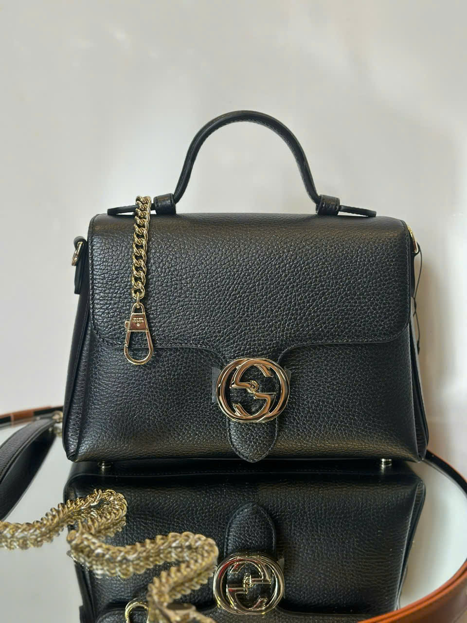 Túi Gucci Interlocking top handle