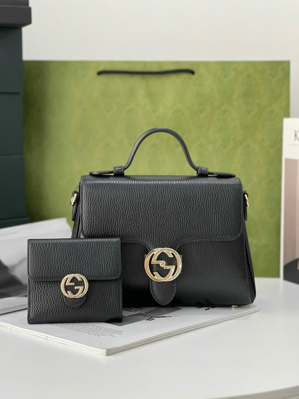 Túi Gucci Interlocking top handle