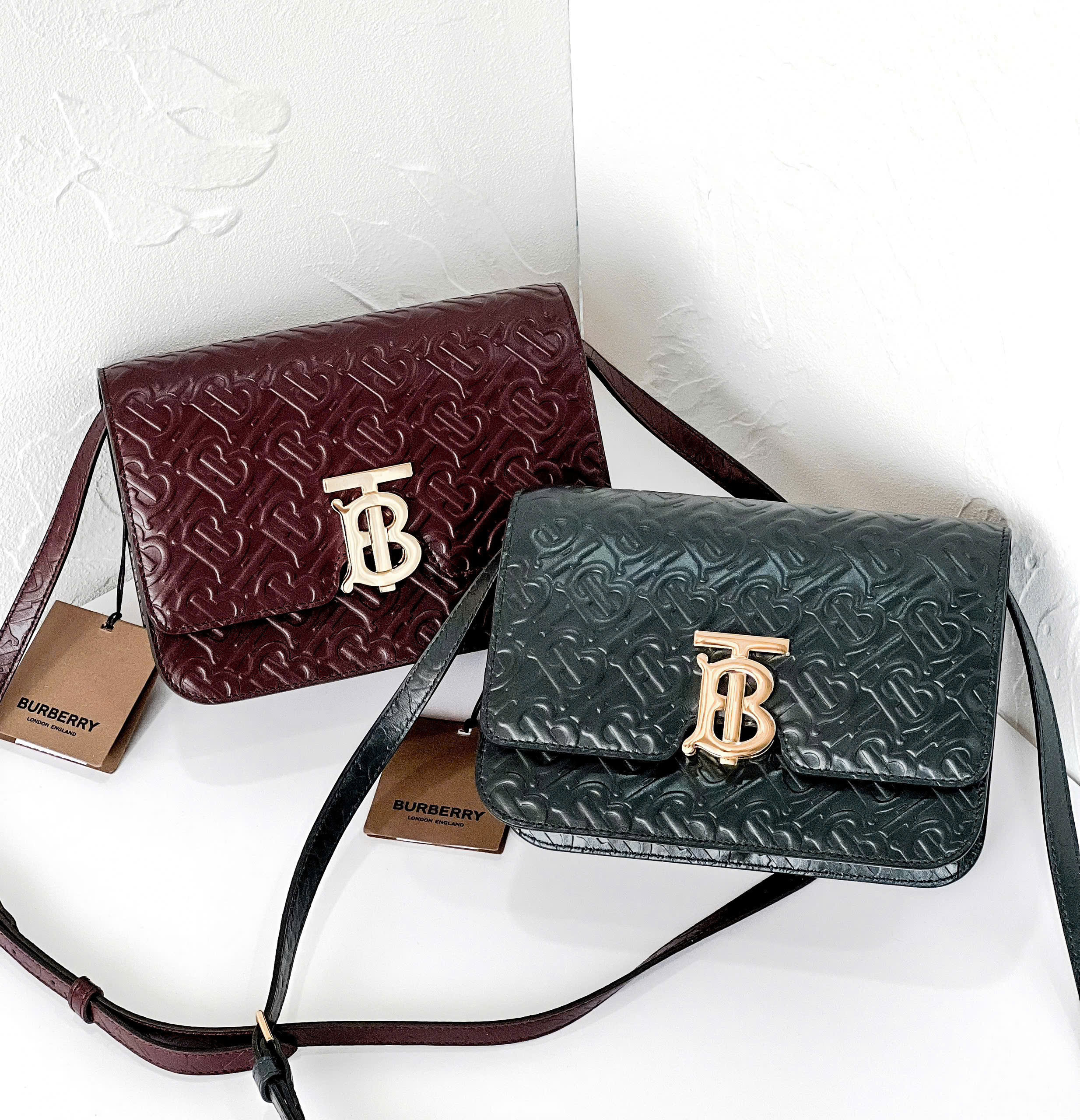 Túi đeo chéo Burberry