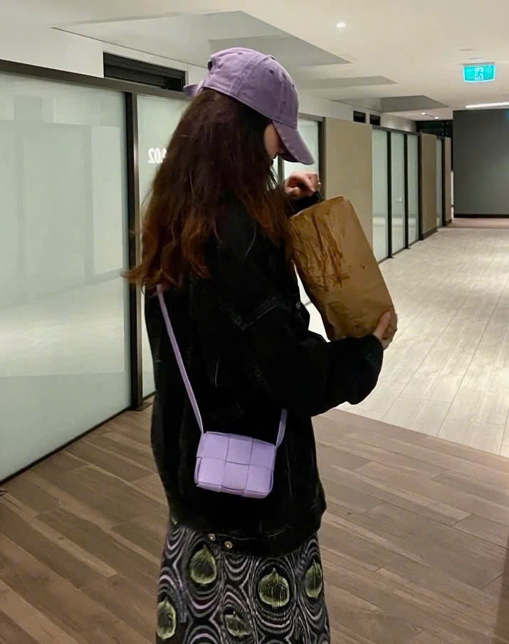 Túi đeo chéo Bottega cassette mini