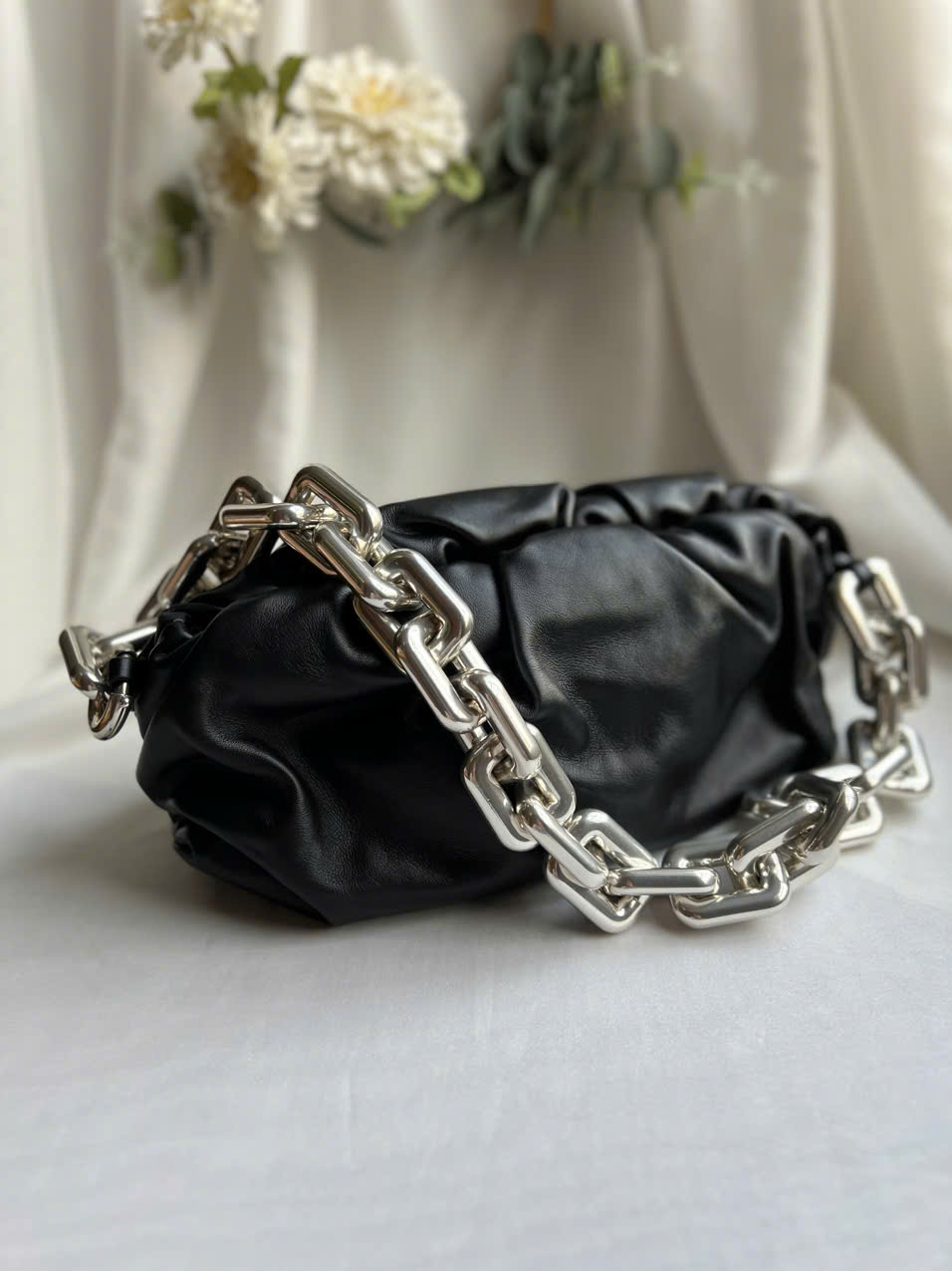 Túi Bottega chain pouch