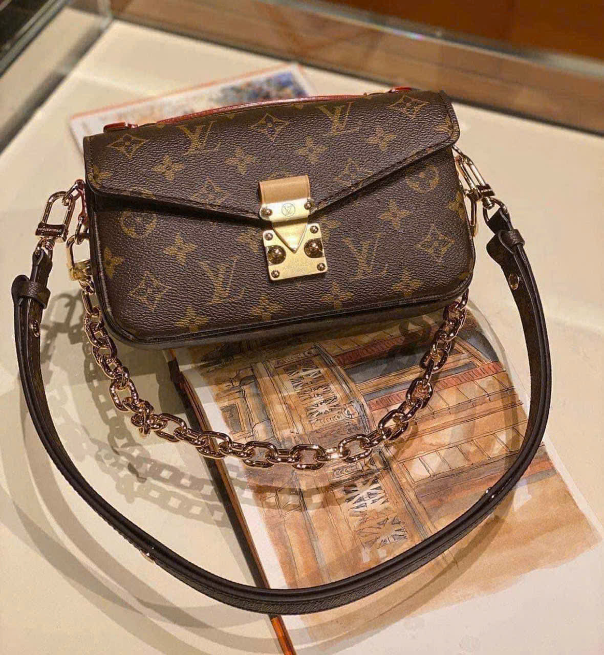 Lv Metis eastwest mono