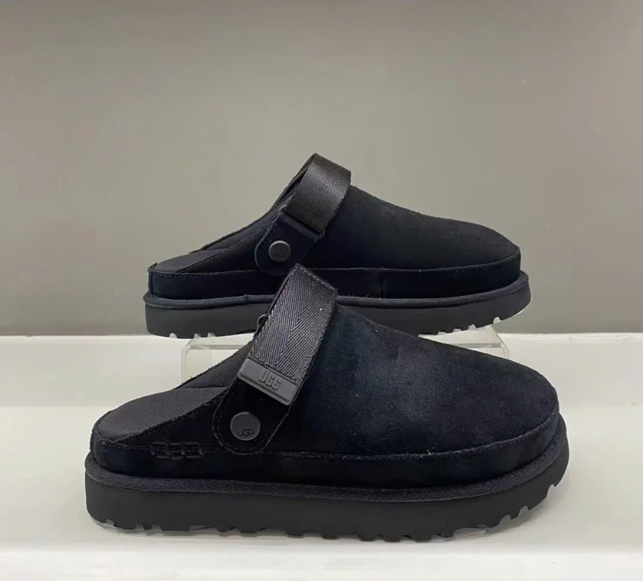 Sục UGG