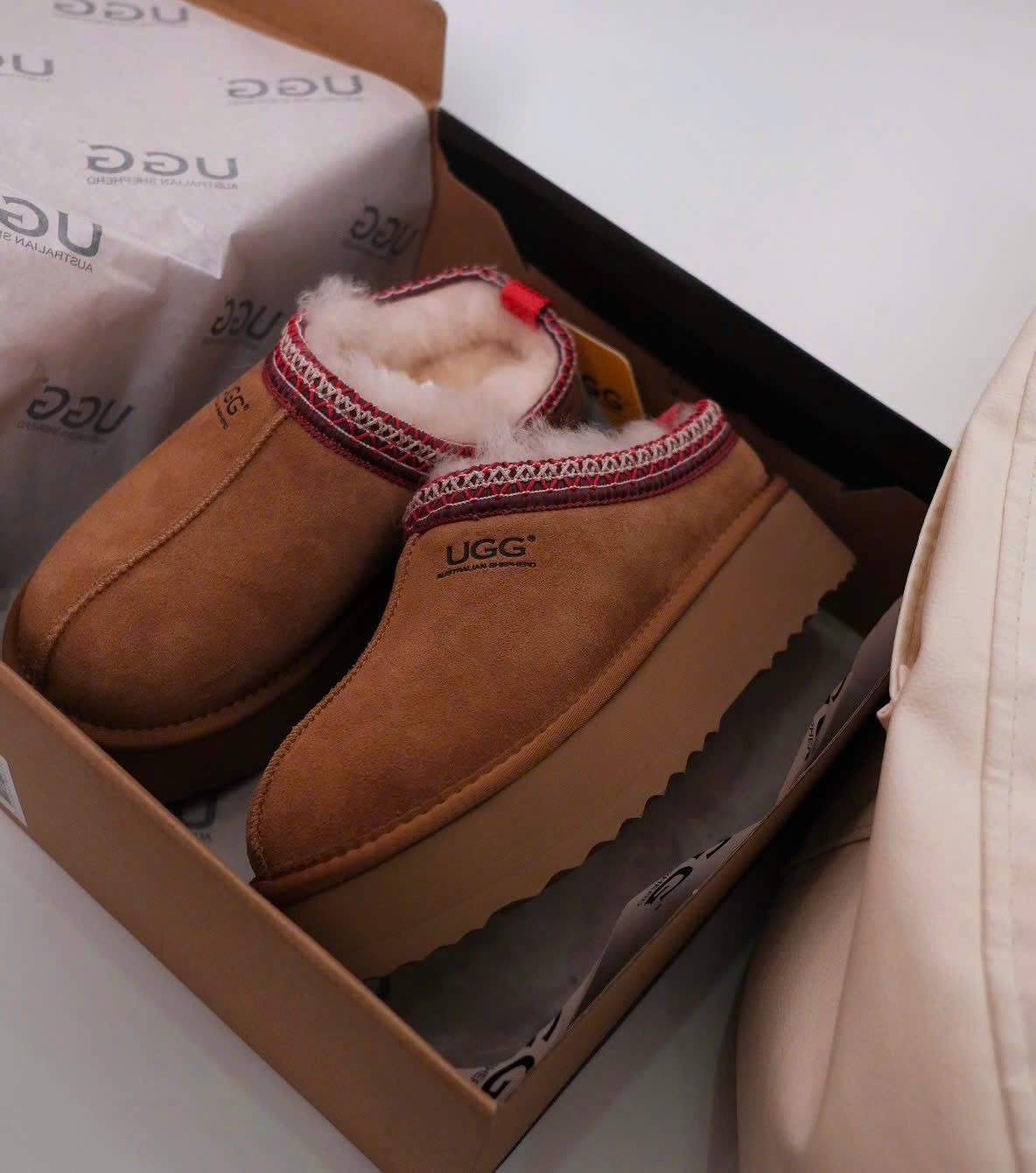 Sục UGG ÚC SLIPPER