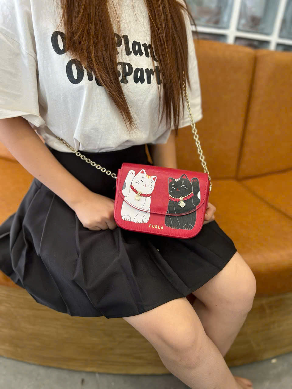 Túi đeo chéo Furla mèo Thần tài