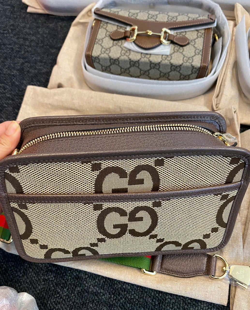 Túi Đeo Chéo Gucci Retro Jumbo
