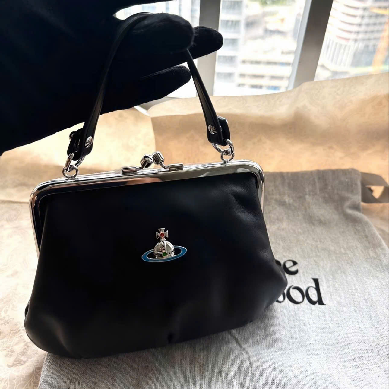 Túi Vivienne Westwood